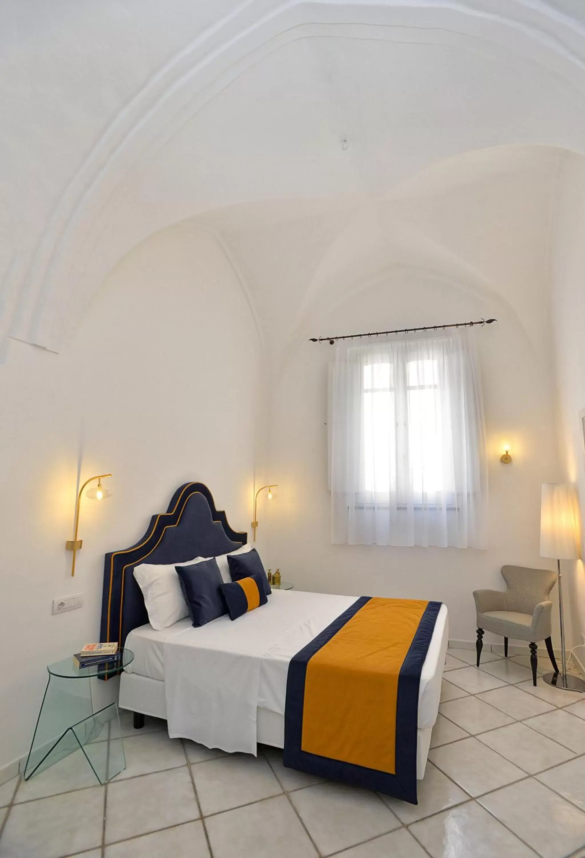 Photo of the whole room, Bed in Amalfi Resort