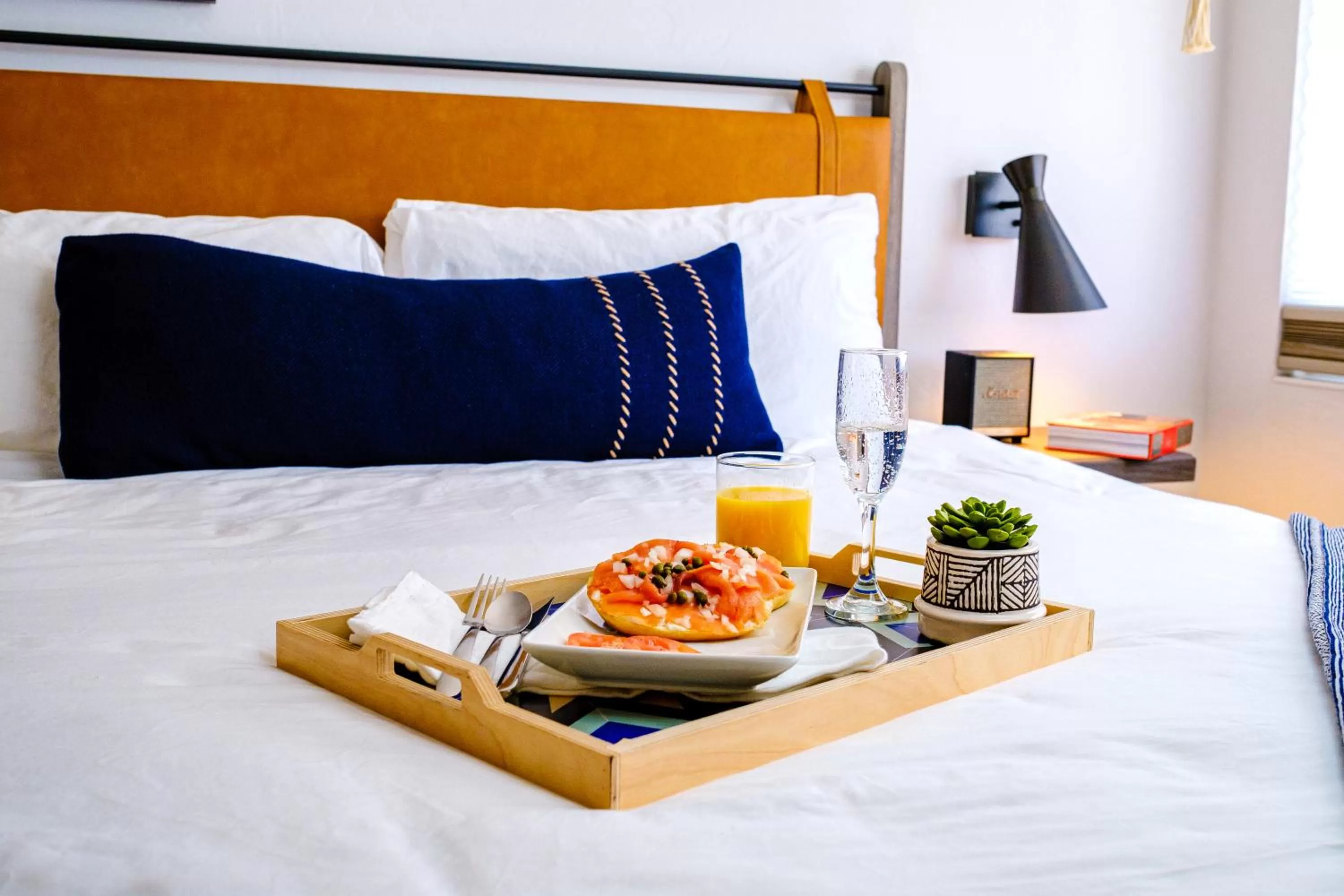 Breakfast, Bed in voco The Tuxon by IHG