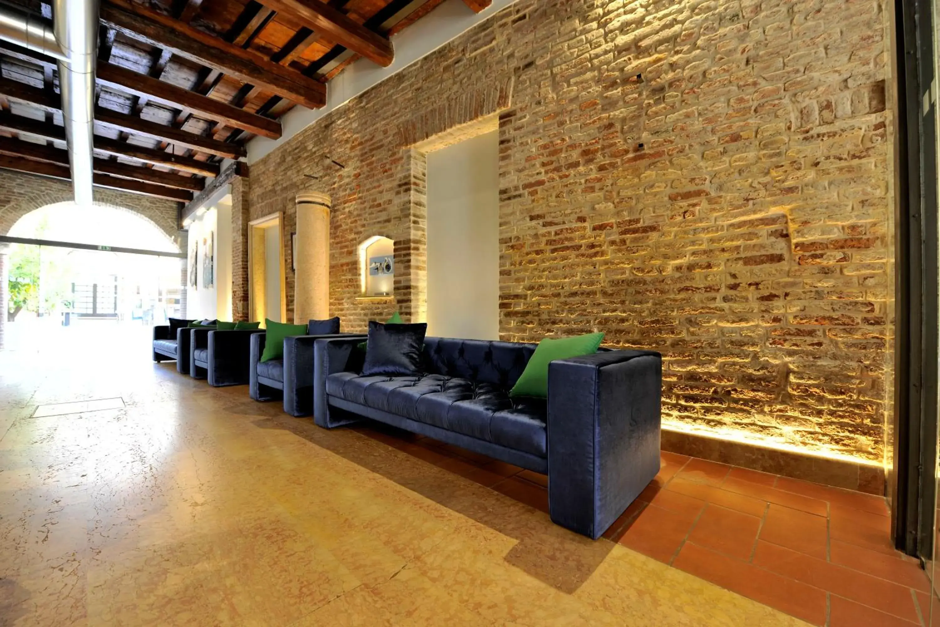 Lobby or reception, Seating Area in Maxxim Hotel