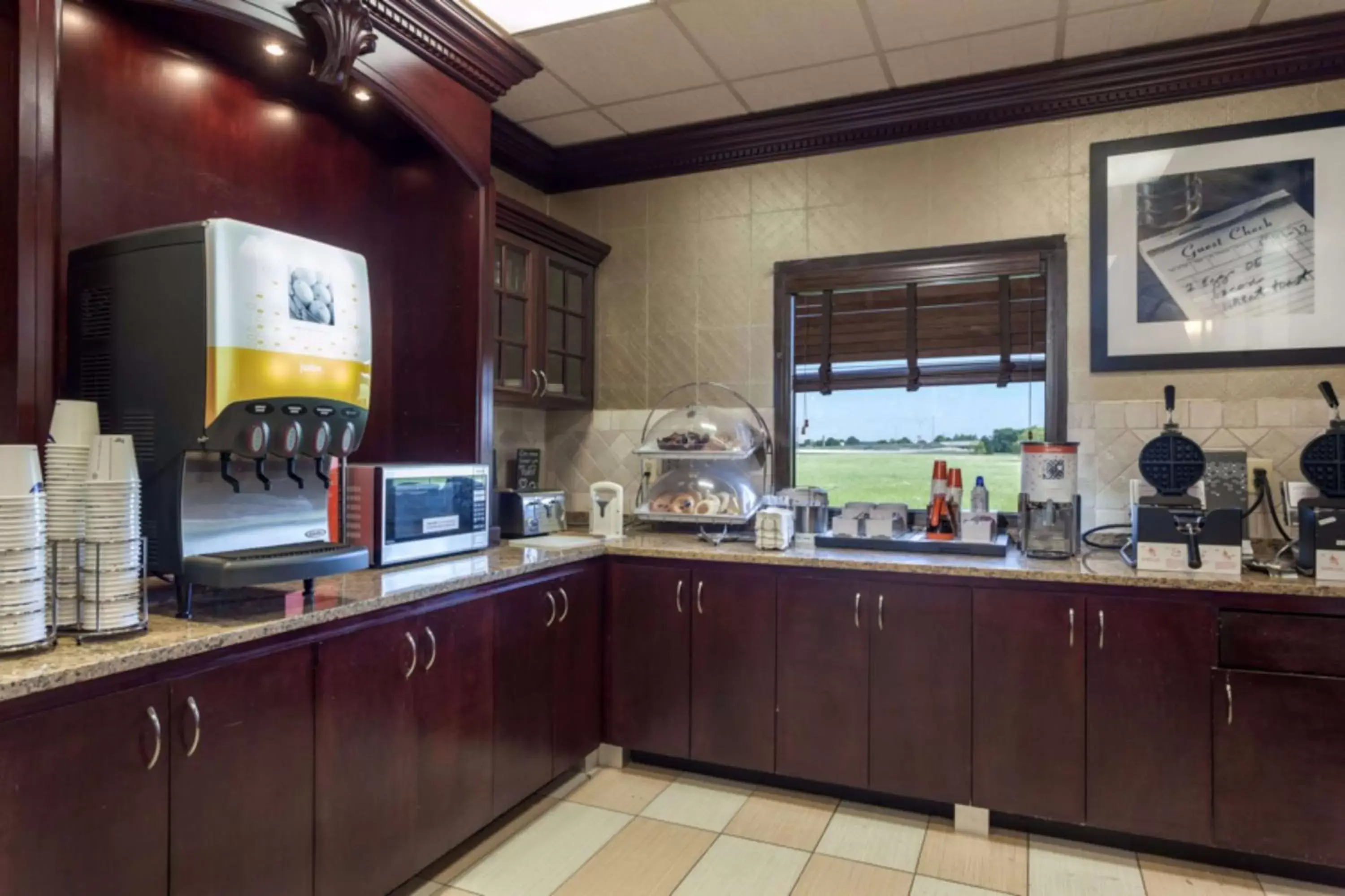 Dining area, Kitchen/Kitchenette in Hampton Inn & Suites Dallas DFW Airport North Grapevine