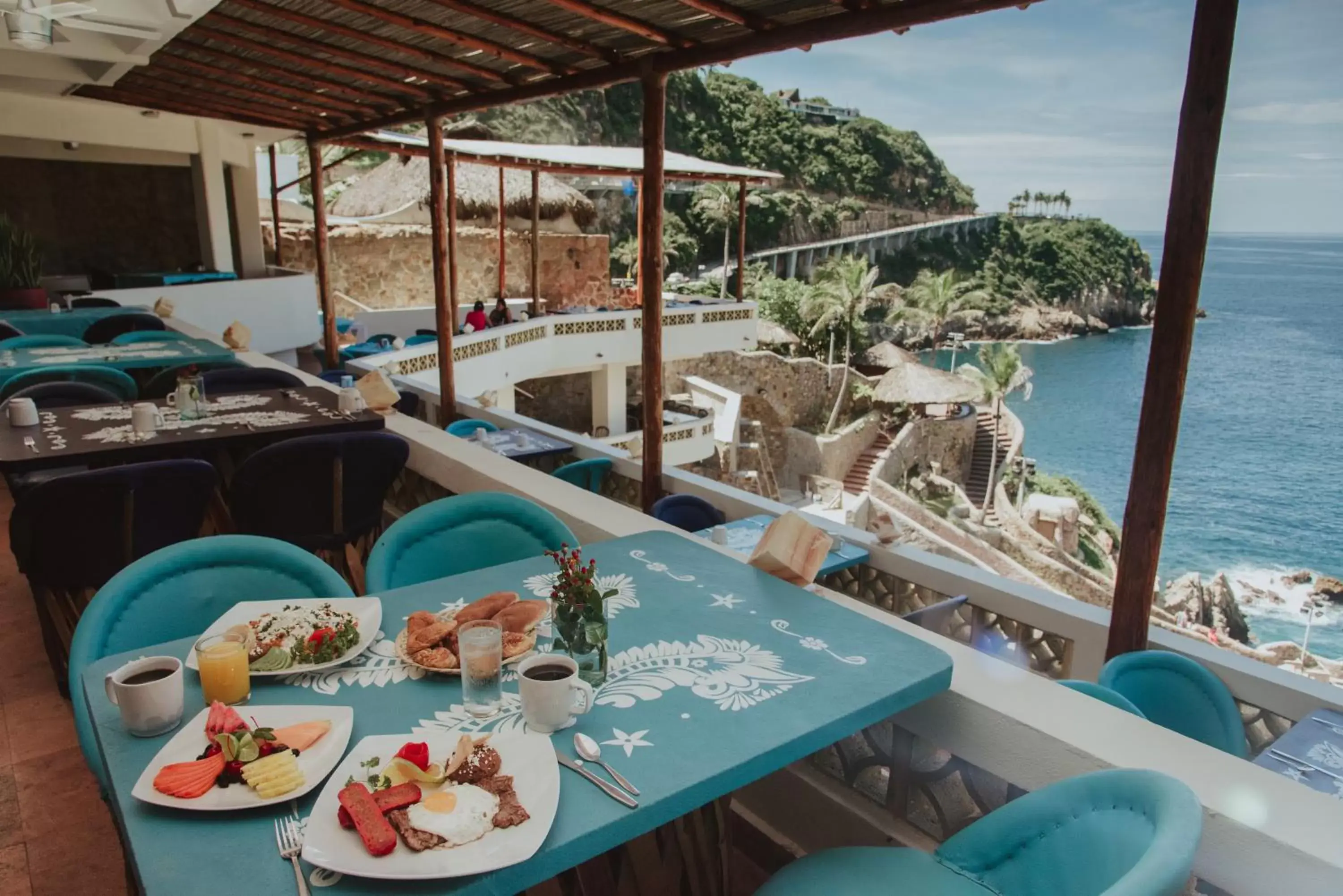 Restaurant/Places to Eat in Mirador Acapulco