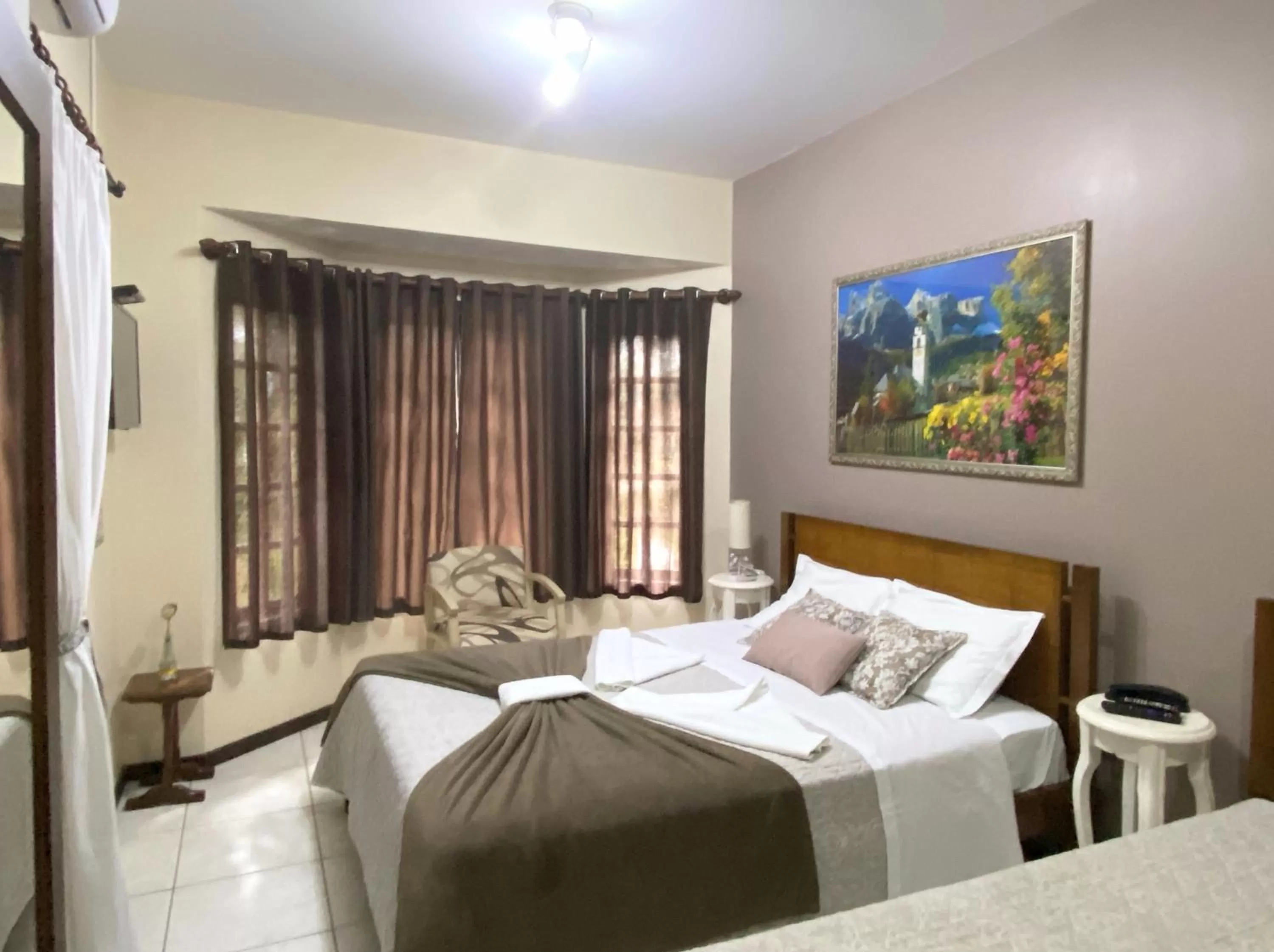 Photo of the whole room, Bed in Pousada Canasvieiras