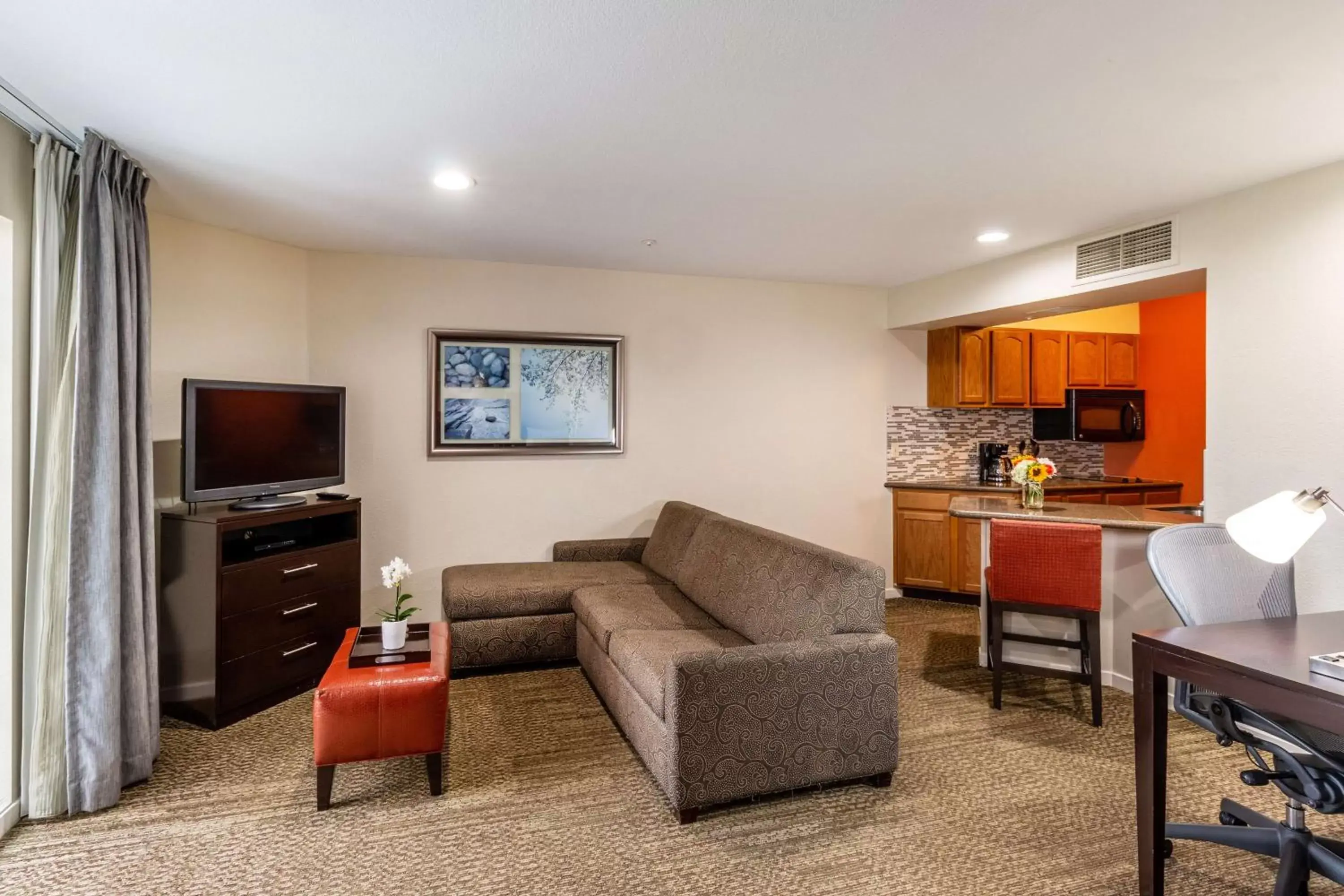Bedroom, Seating Area in Sonesta ES Suites Torrance Redondo Beach
