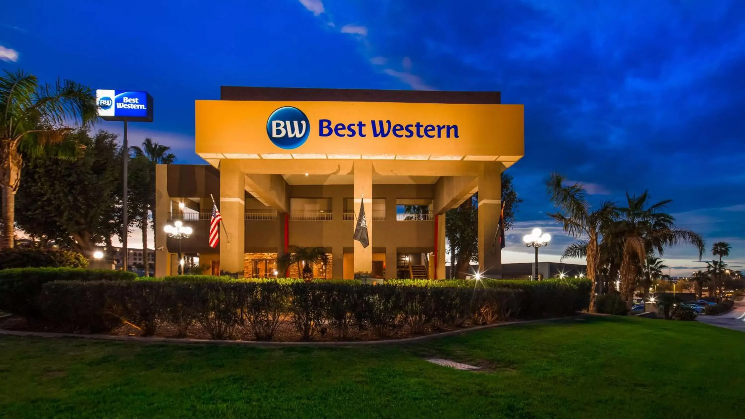 Property building in Best Western Yuma Mall Hotel & Suites
