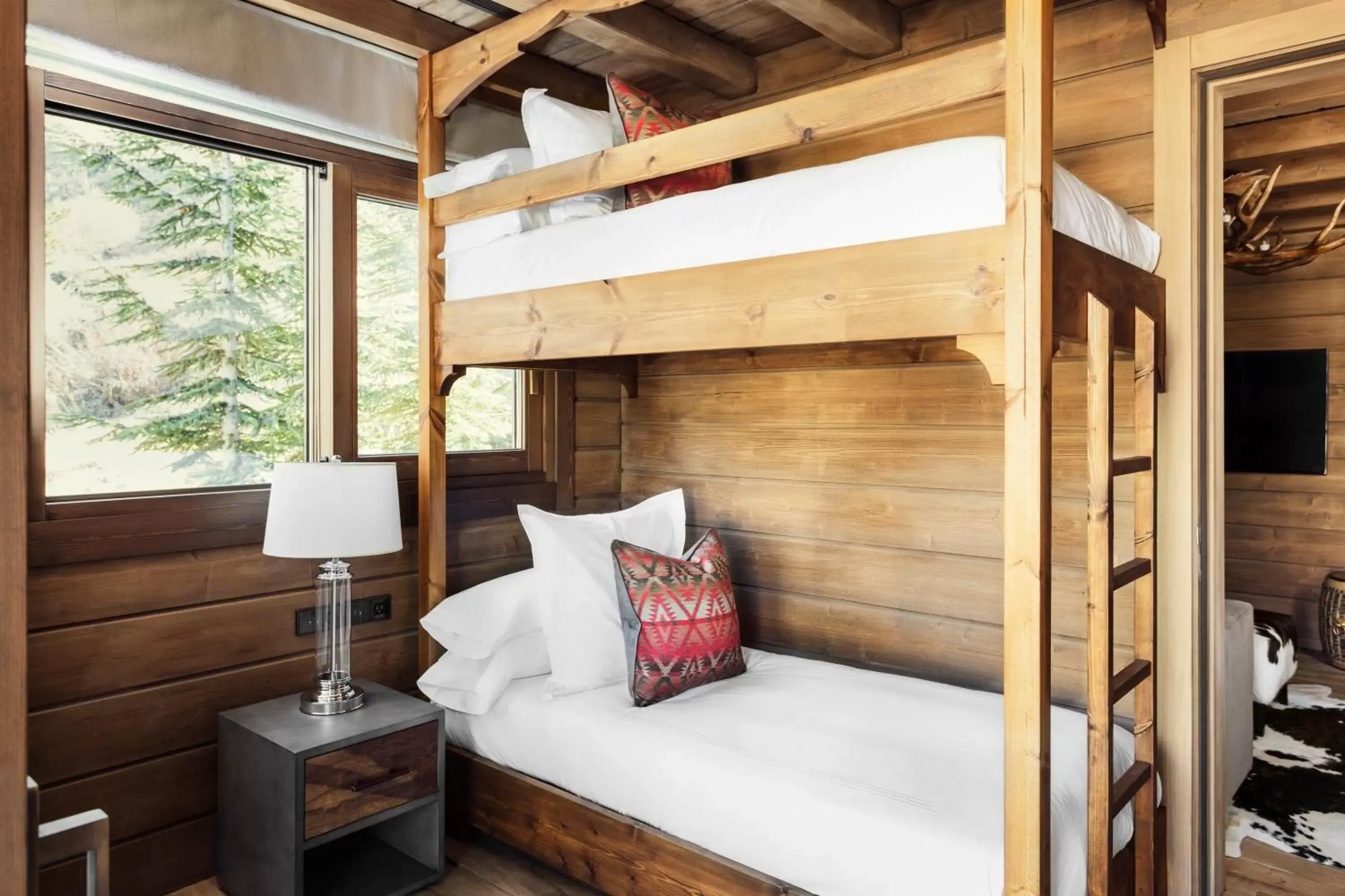 bunk bed, Bed in El Lodge, Ski & Spa