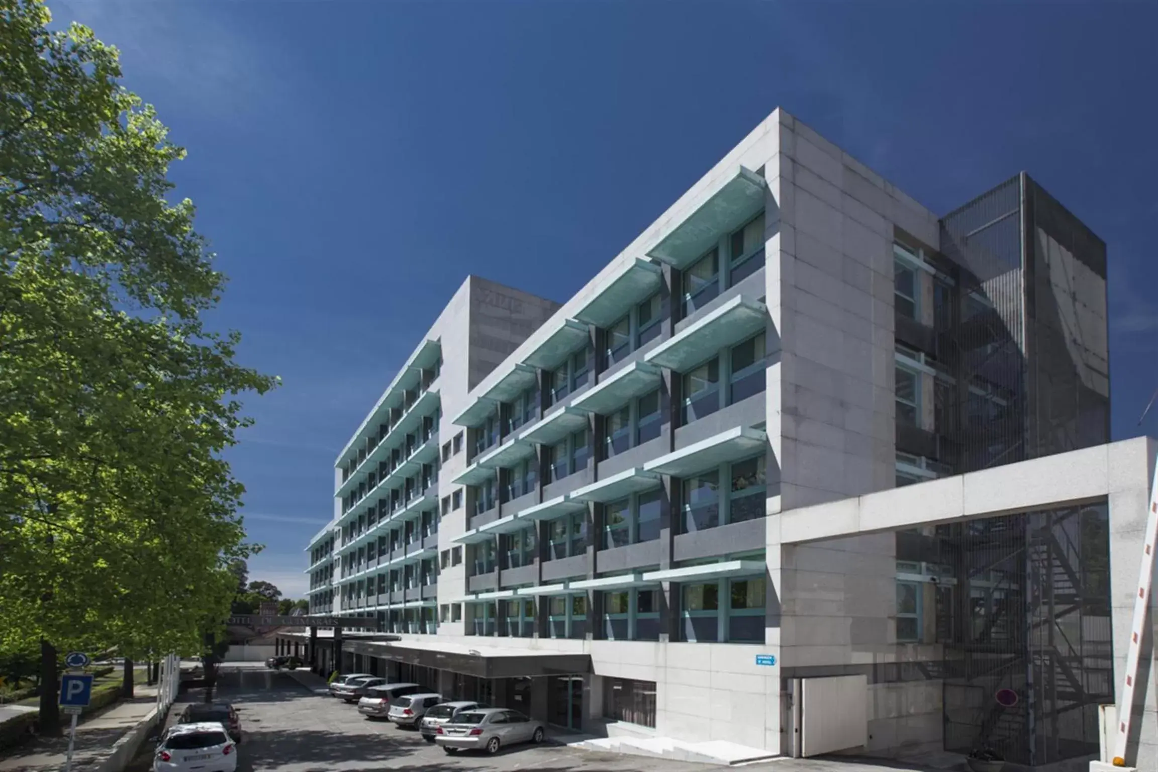 Facade/entrance, Property Building in Hotel de Guimaraes