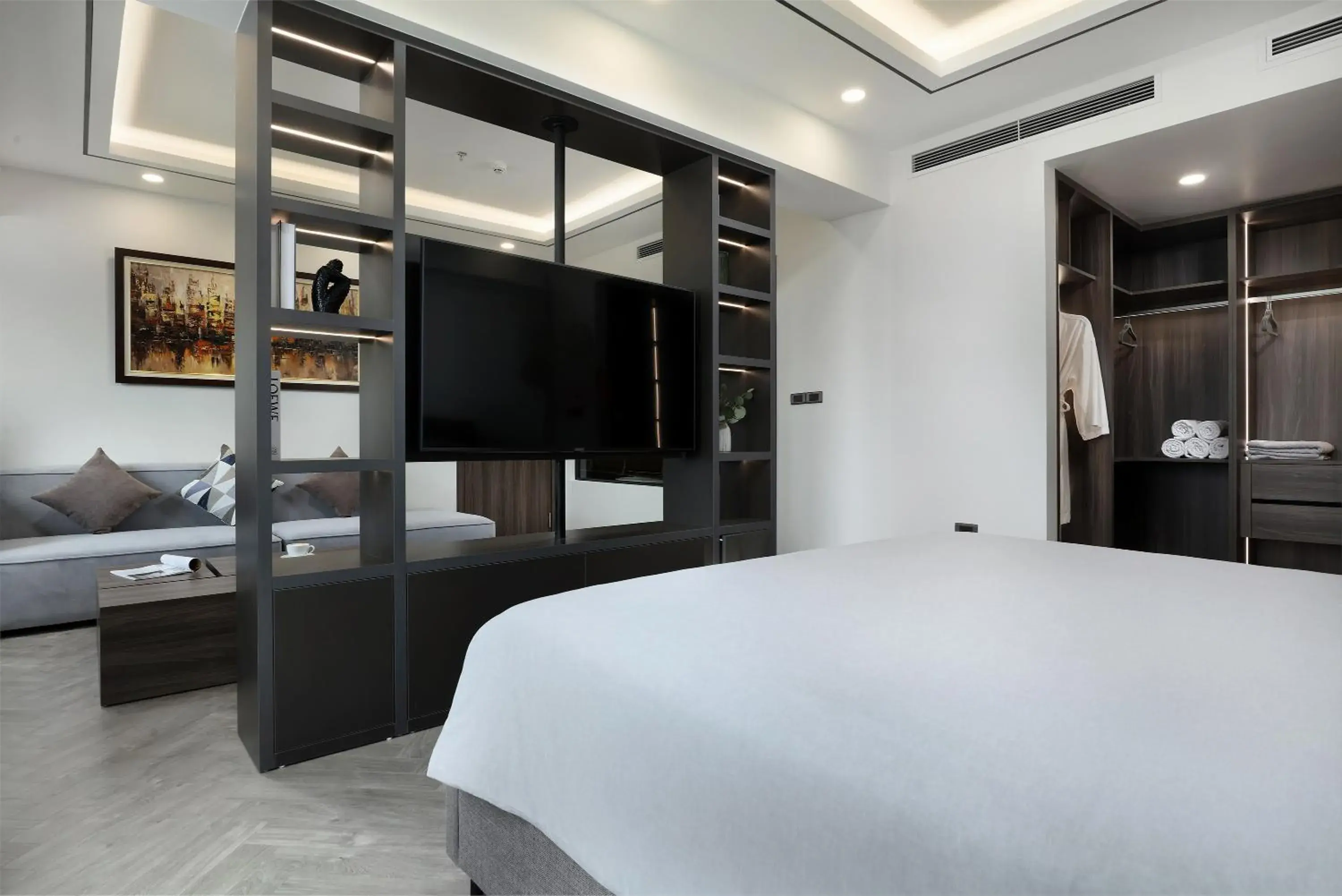 Bedroom, Bed in Flower Garden Hotel Bedroom, Bed in Flower Garden Hotel