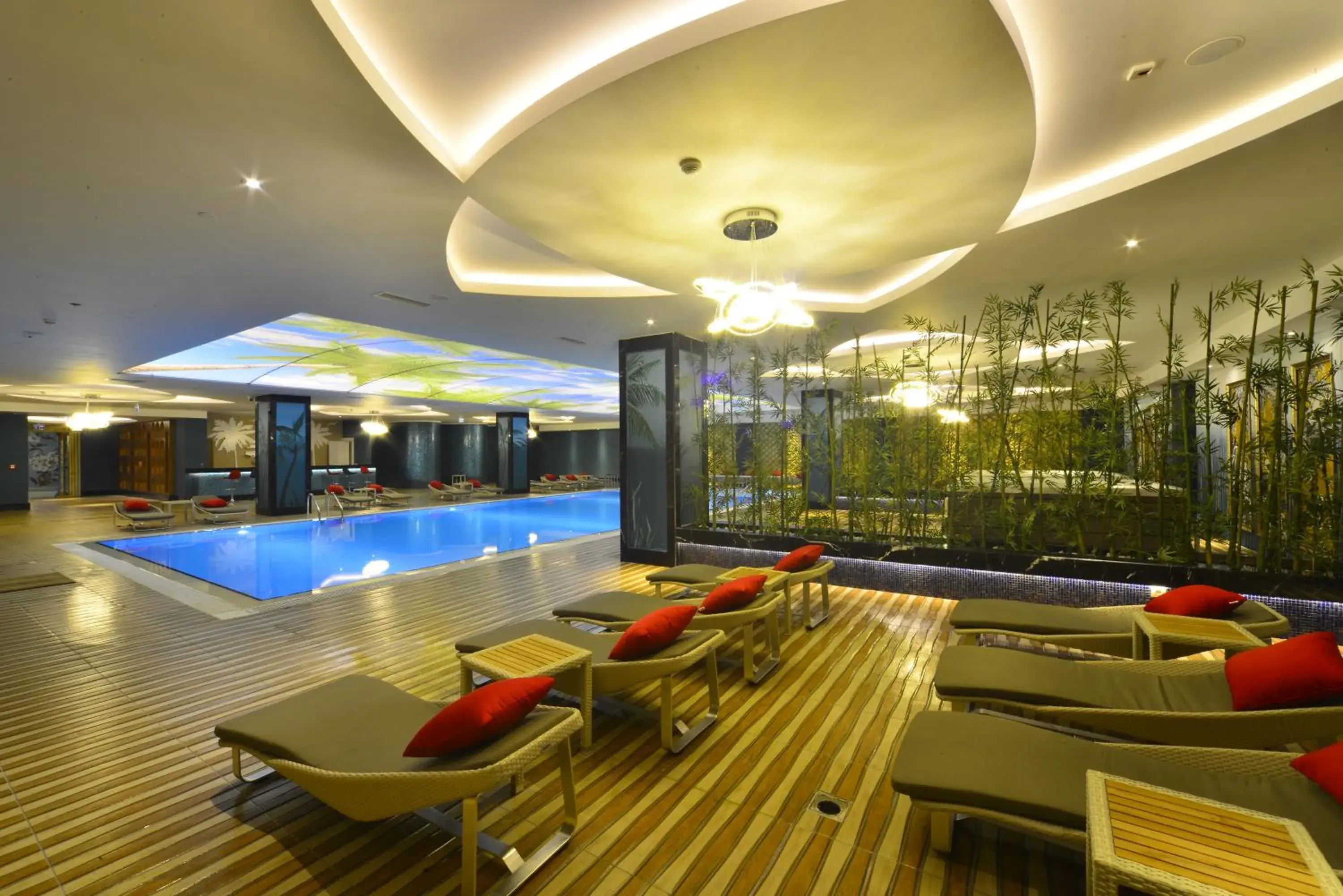 Swimming pool, Lounge/Bar in Azura Deluxe Resort & Spa - Ultra All Inclusive