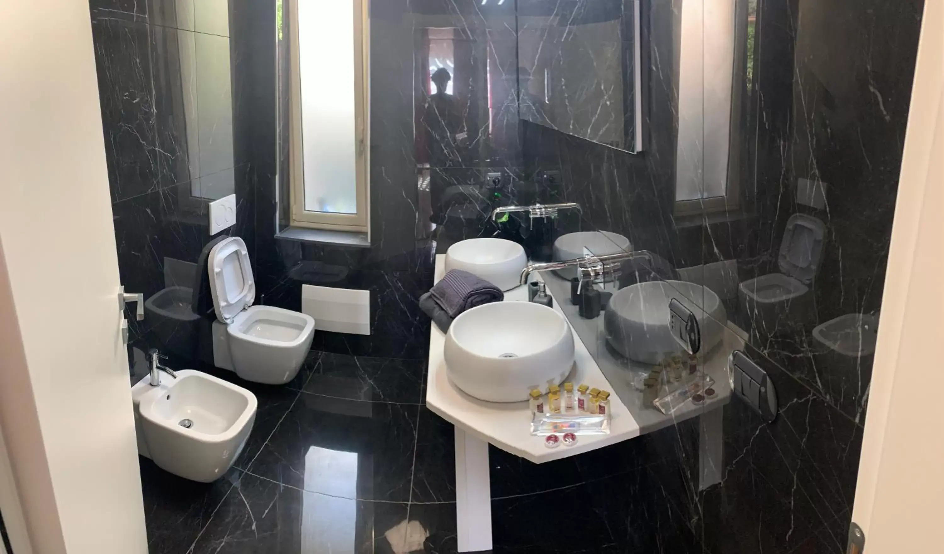 Bathroom in National Gallery Taormina B&B
