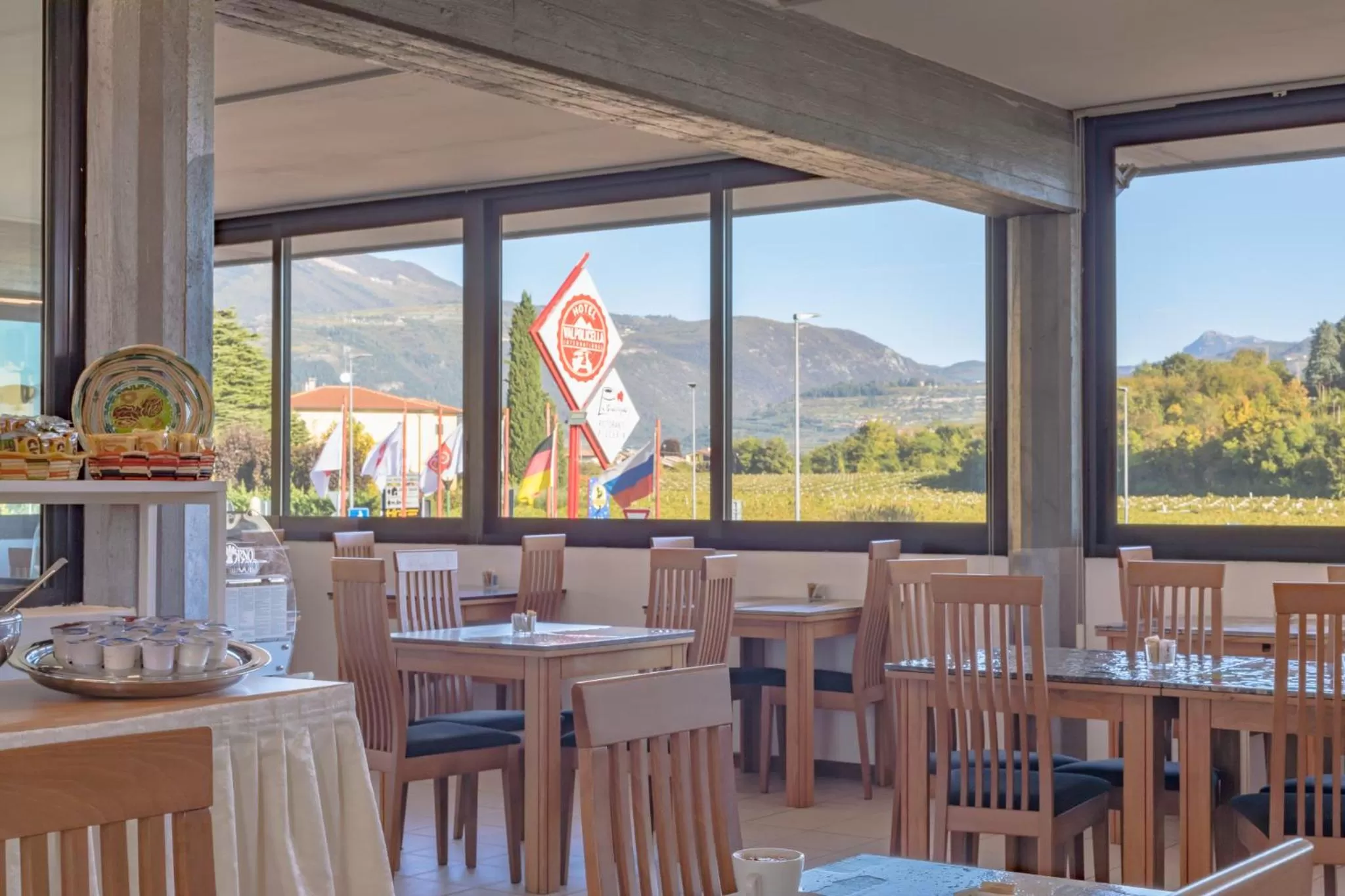 Restaurant/places to eat in Hotel Valpolicella International