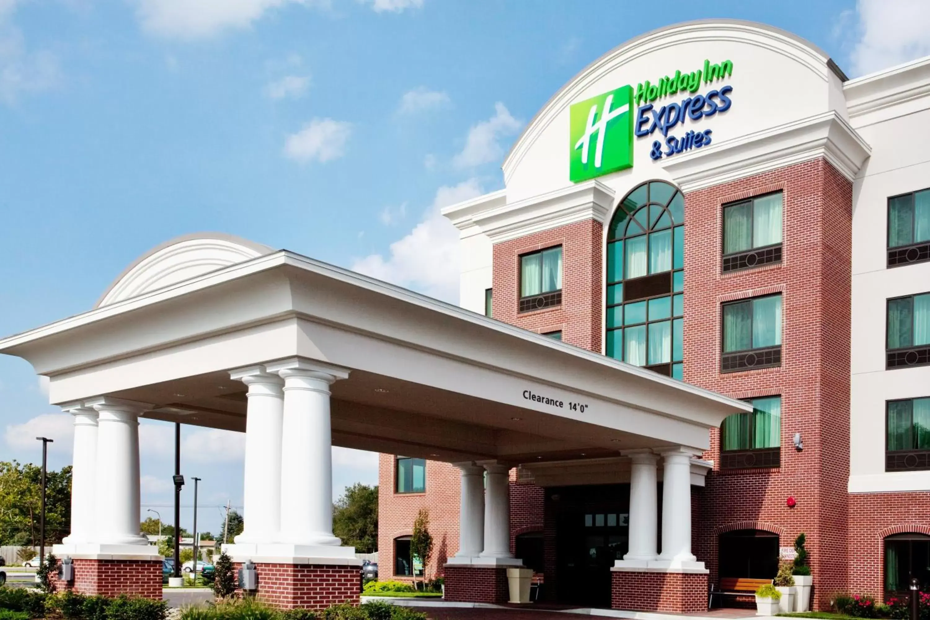 Property building in Holiday Inn Express & Suites Wilmington-Newark by IHG Property building in Holiday Inn Express & Suites Wilmington-Newark by IHG