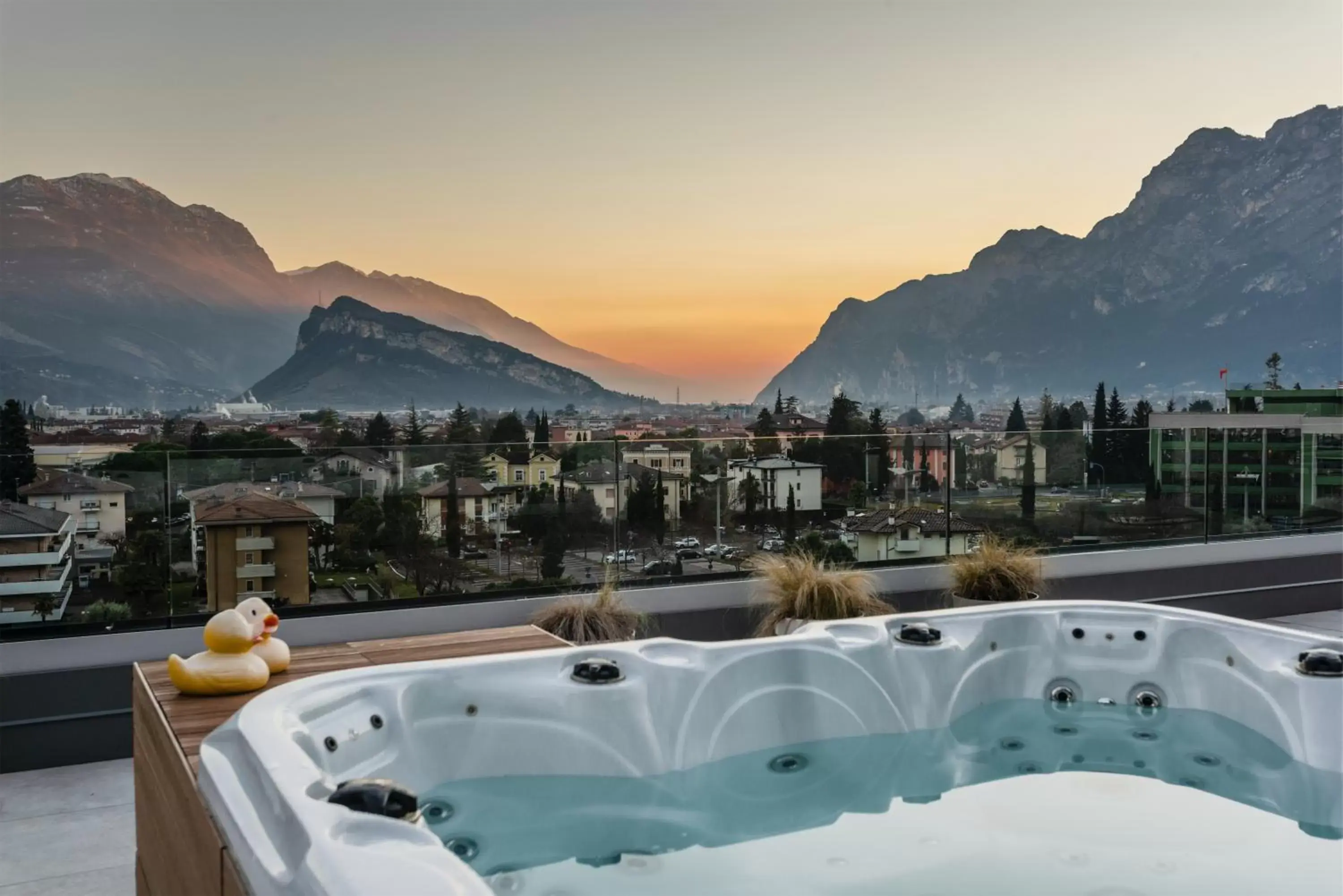 Solarium, Mountain View in HOODY ACTIVE & HAPPINESS HOTEL