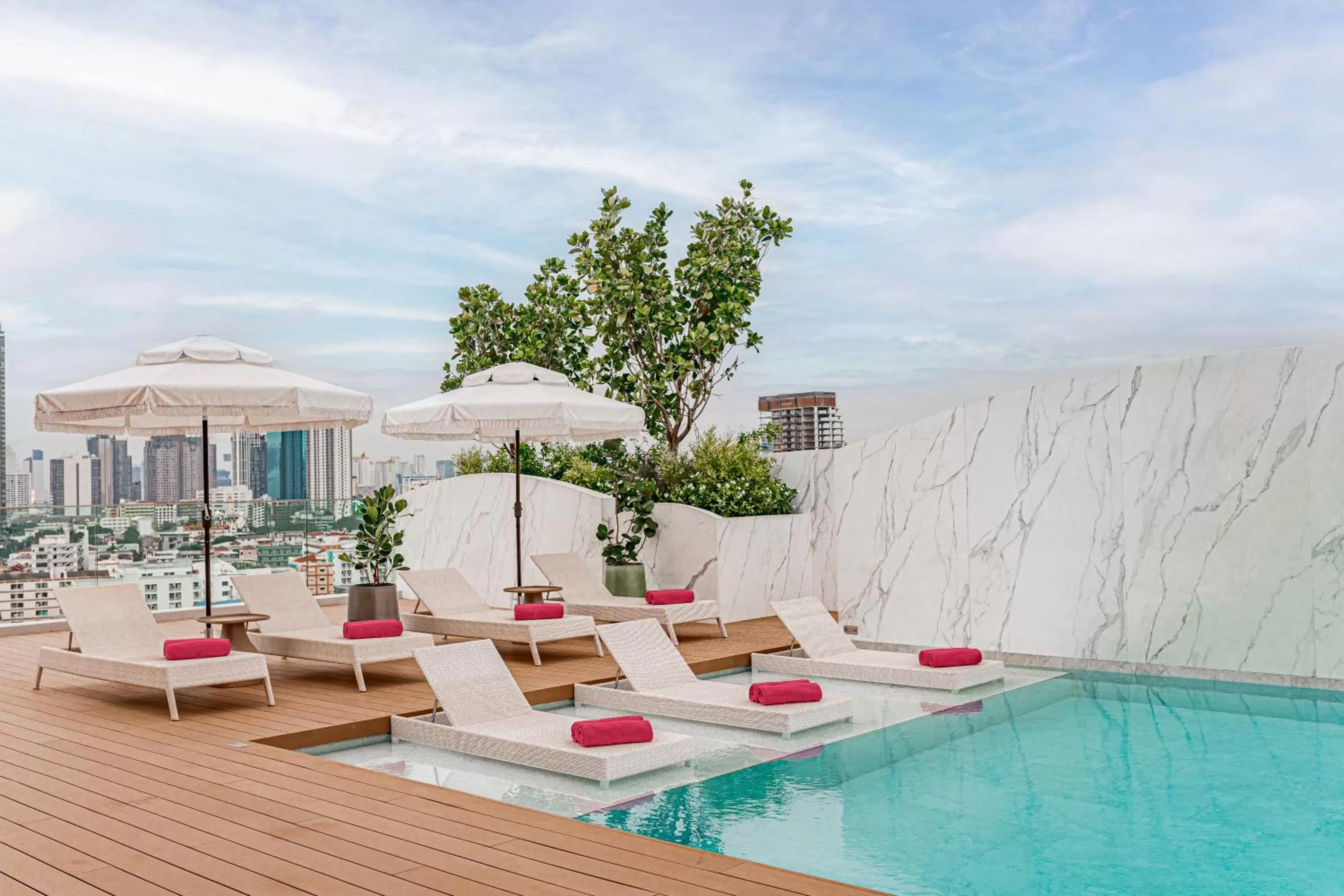 Swimming Pool in GLOW Sukhumvit 71