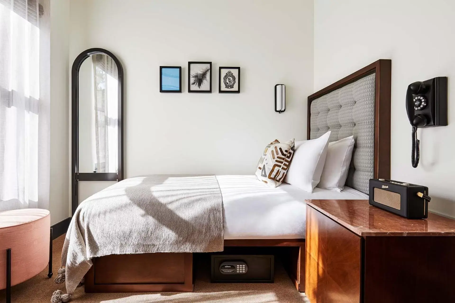 Shoebox - 1 Twin Bed in The Hoxton, Portland Shoebox - 1 Twin Bed in The Hoxton, Portland