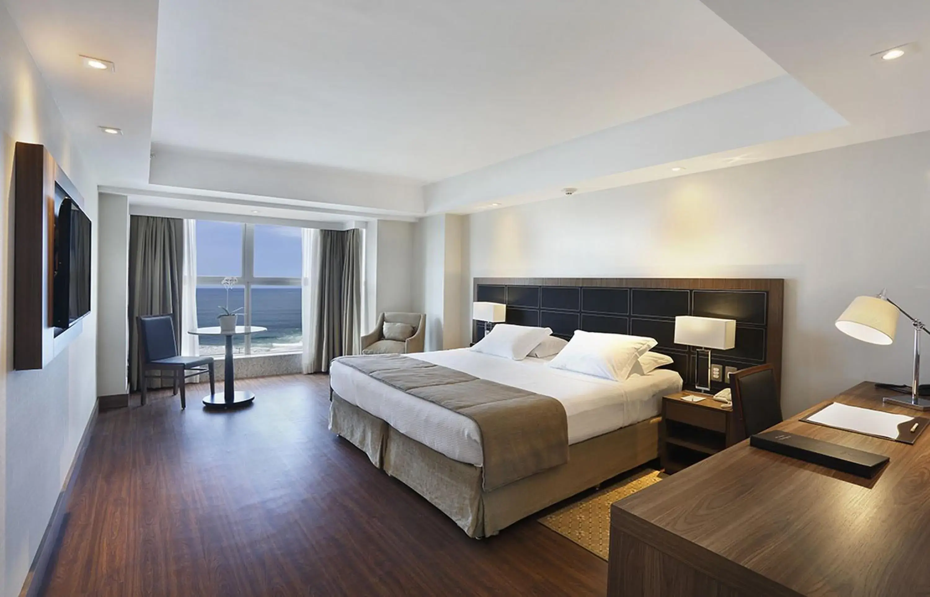 Bedroom in Windsor Oceanico Hotel