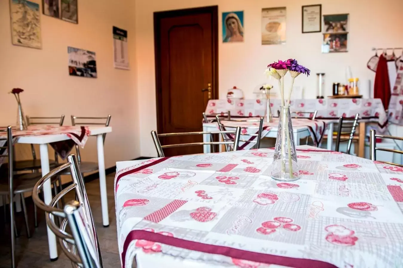 Communal kitchen, Restaurant/Places to Eat in B&B Alfio Tomaselli