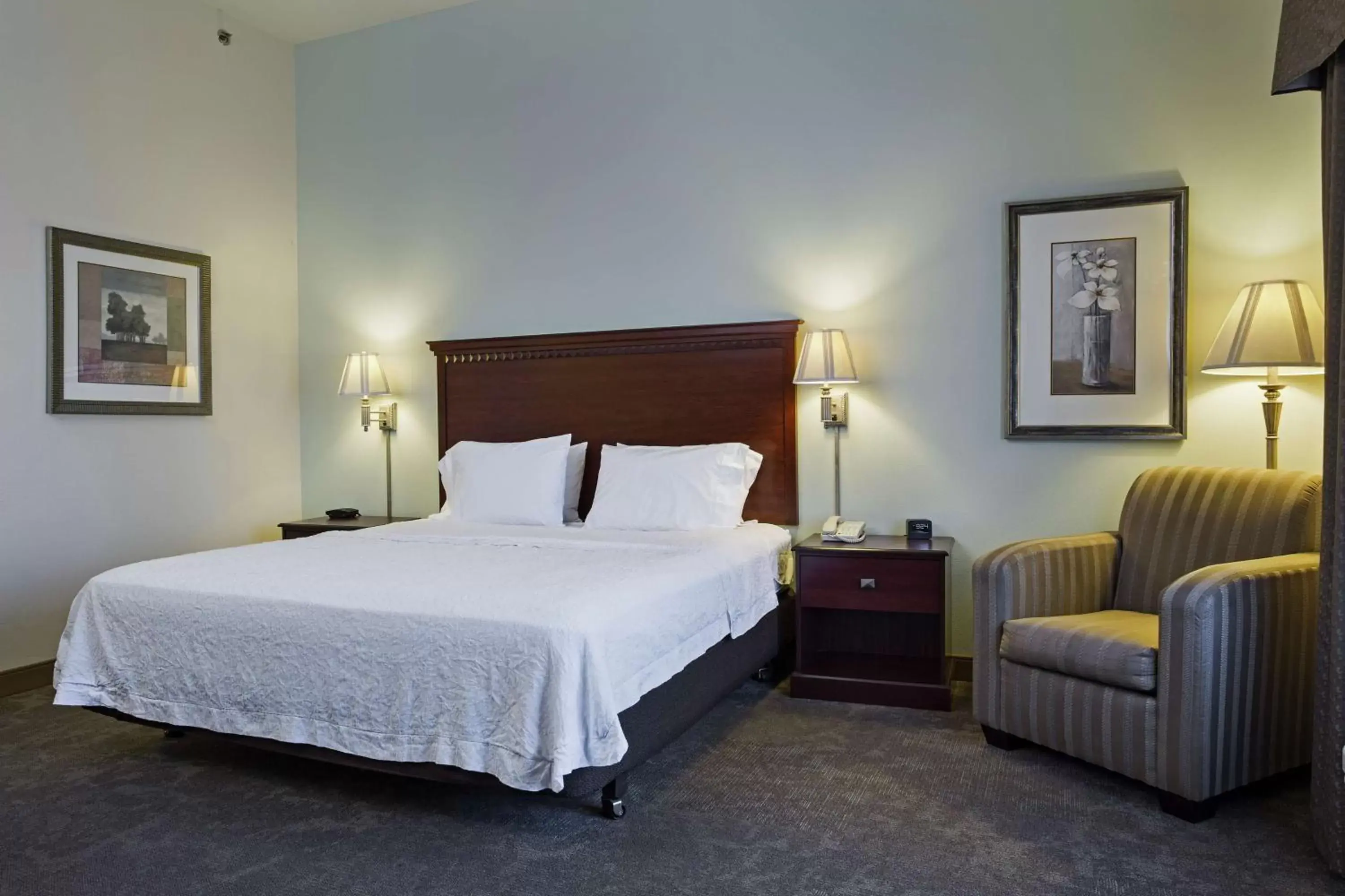 Bed in Hampton Inn & Suites Prescott Valley