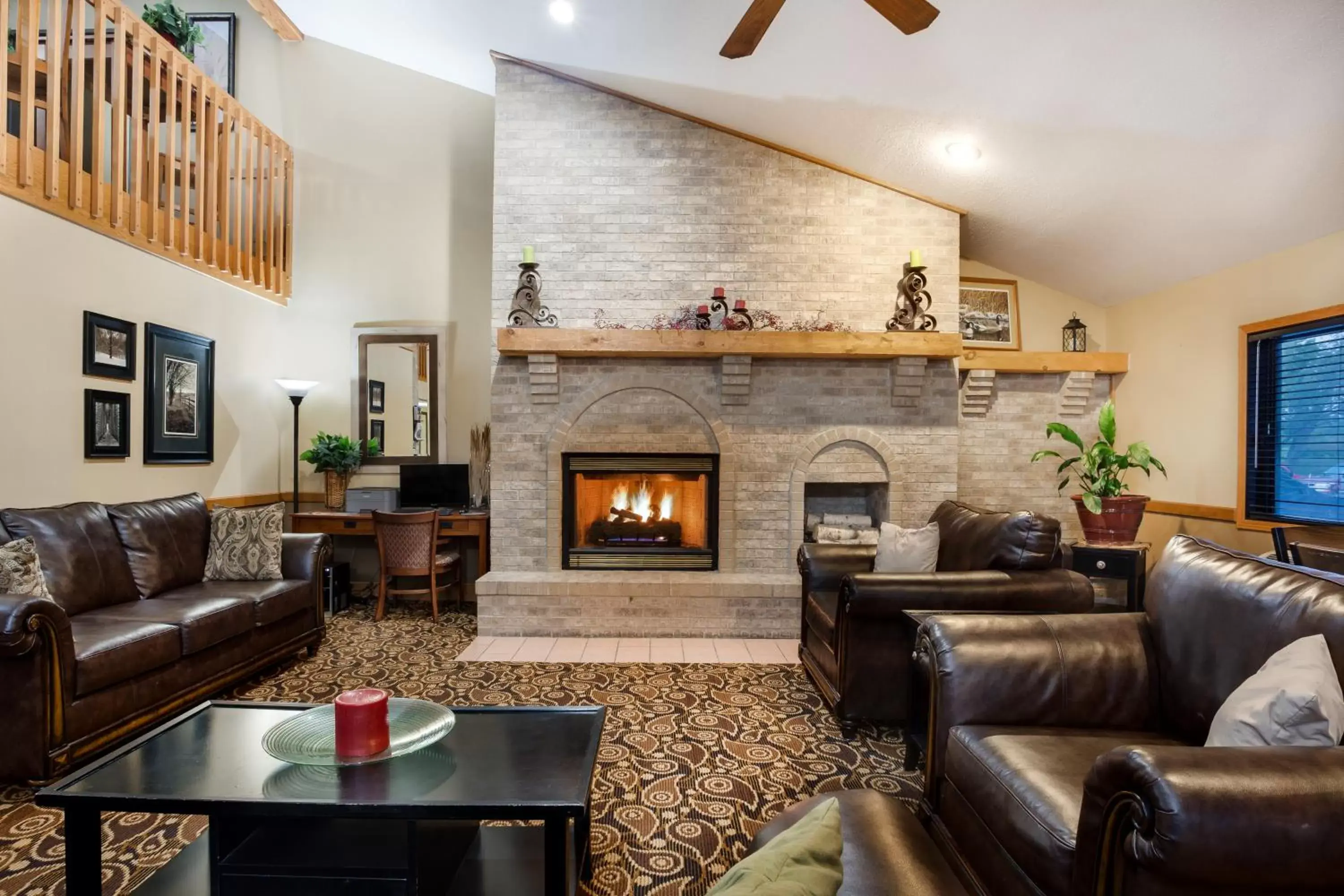 Lobby or reception, Seating Area in AmericInn by Wyndham Tomah