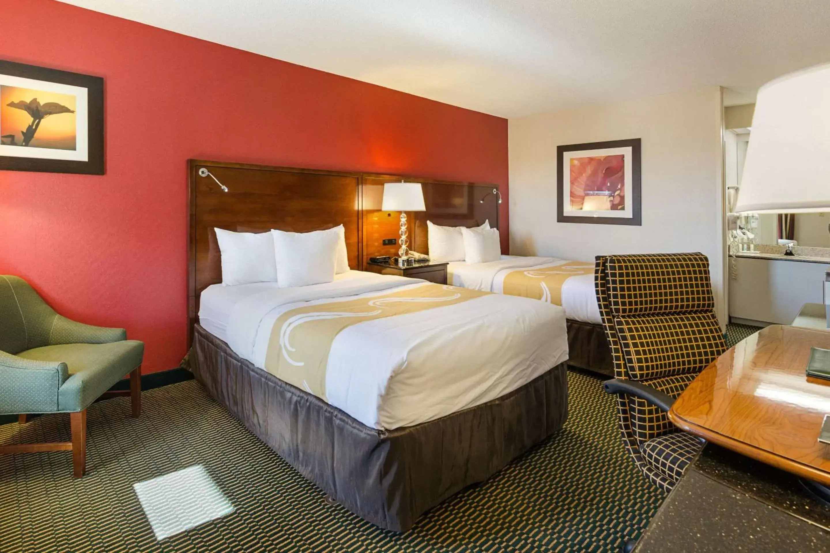 Photo of the whole room, Bed in Quality Inn Christiansburg - Blacksburg