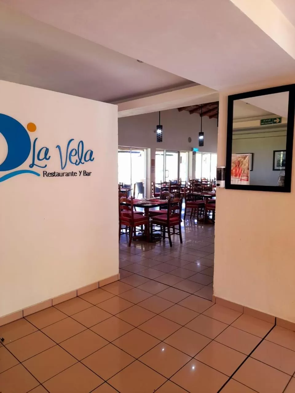 Restaurant/places to eat in Comfort Inn Real La Union