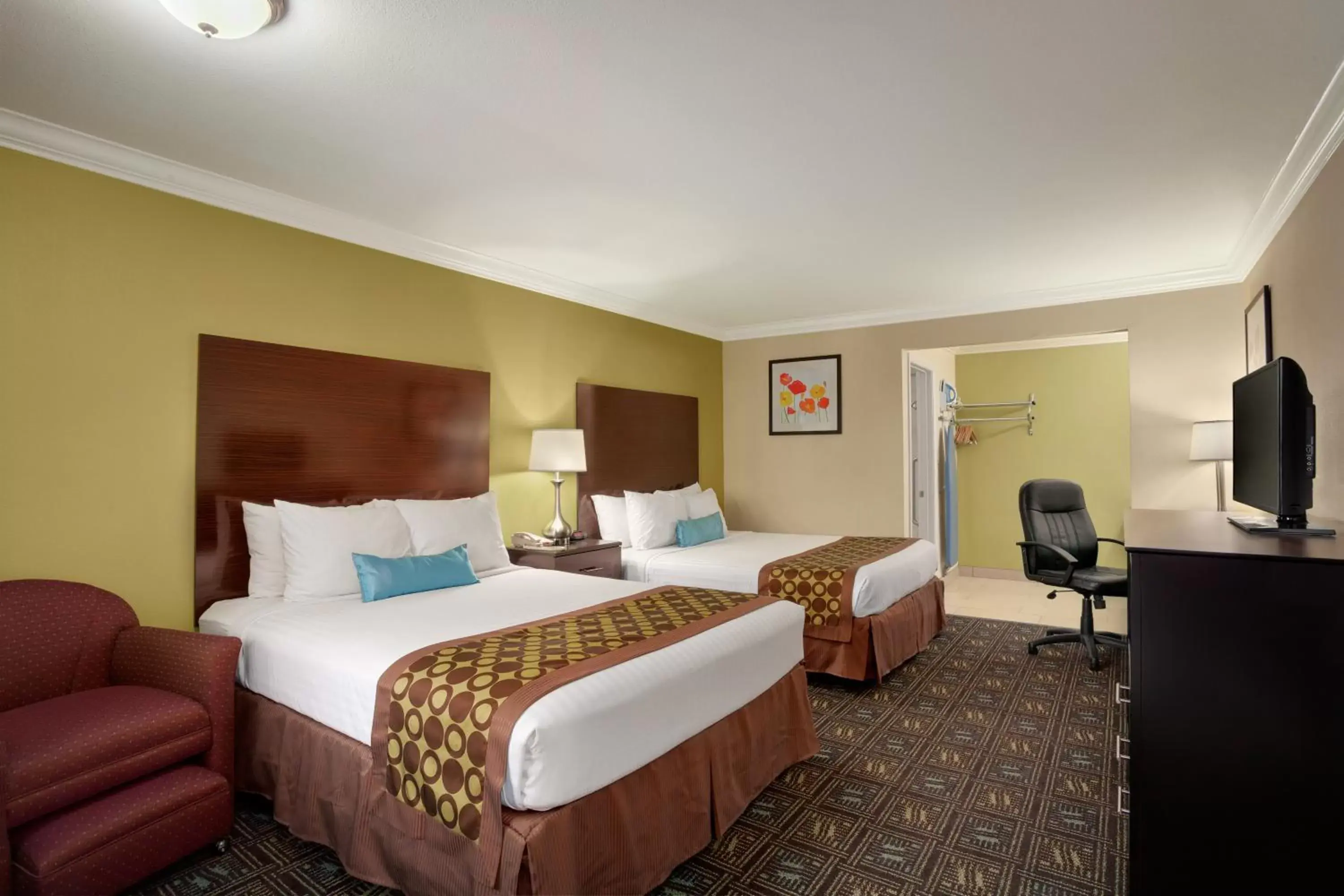 Photo of the whole room in Solara Inn and Suites