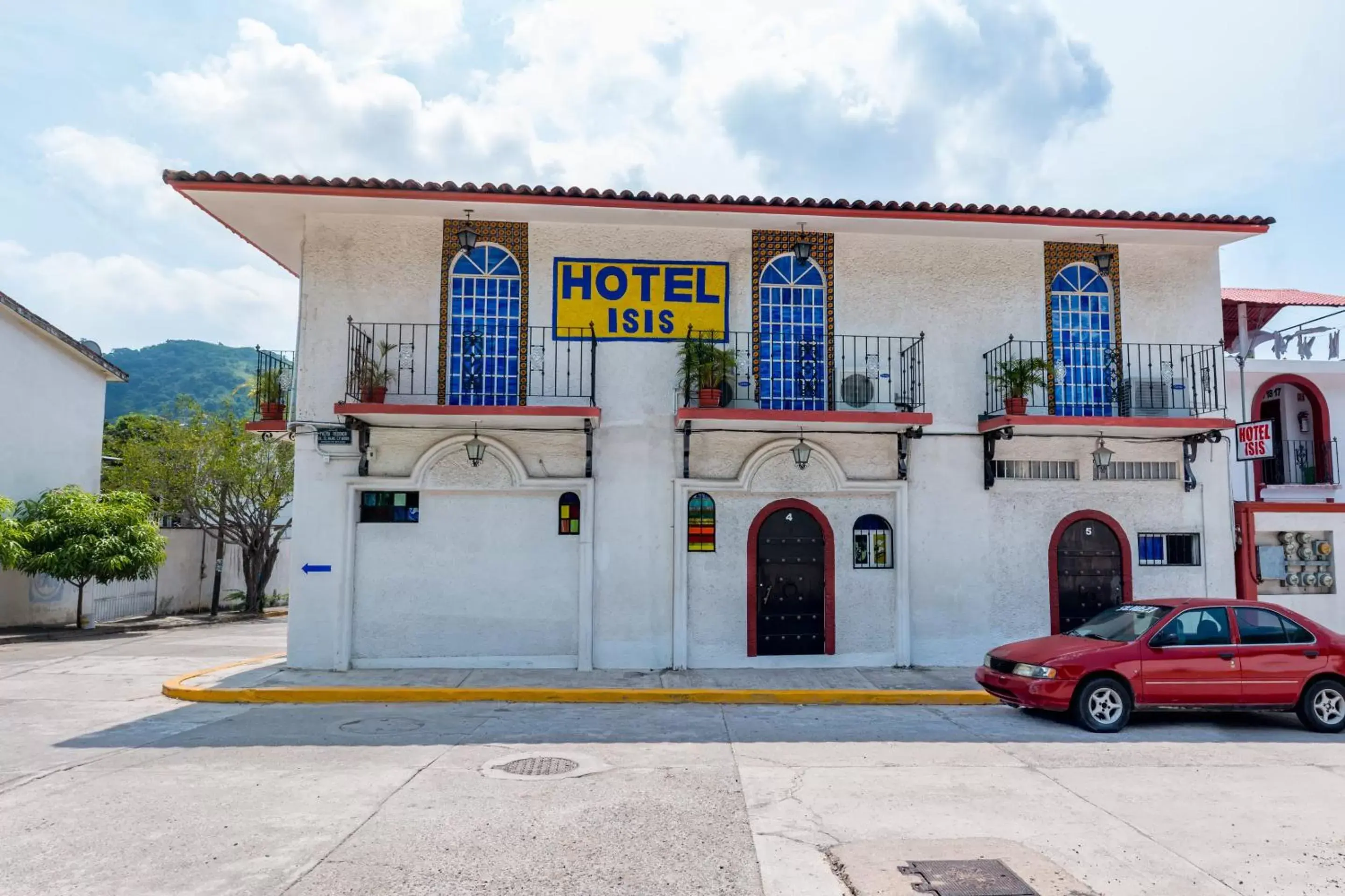 Facade/entrance, Property Building in Hotel Isis