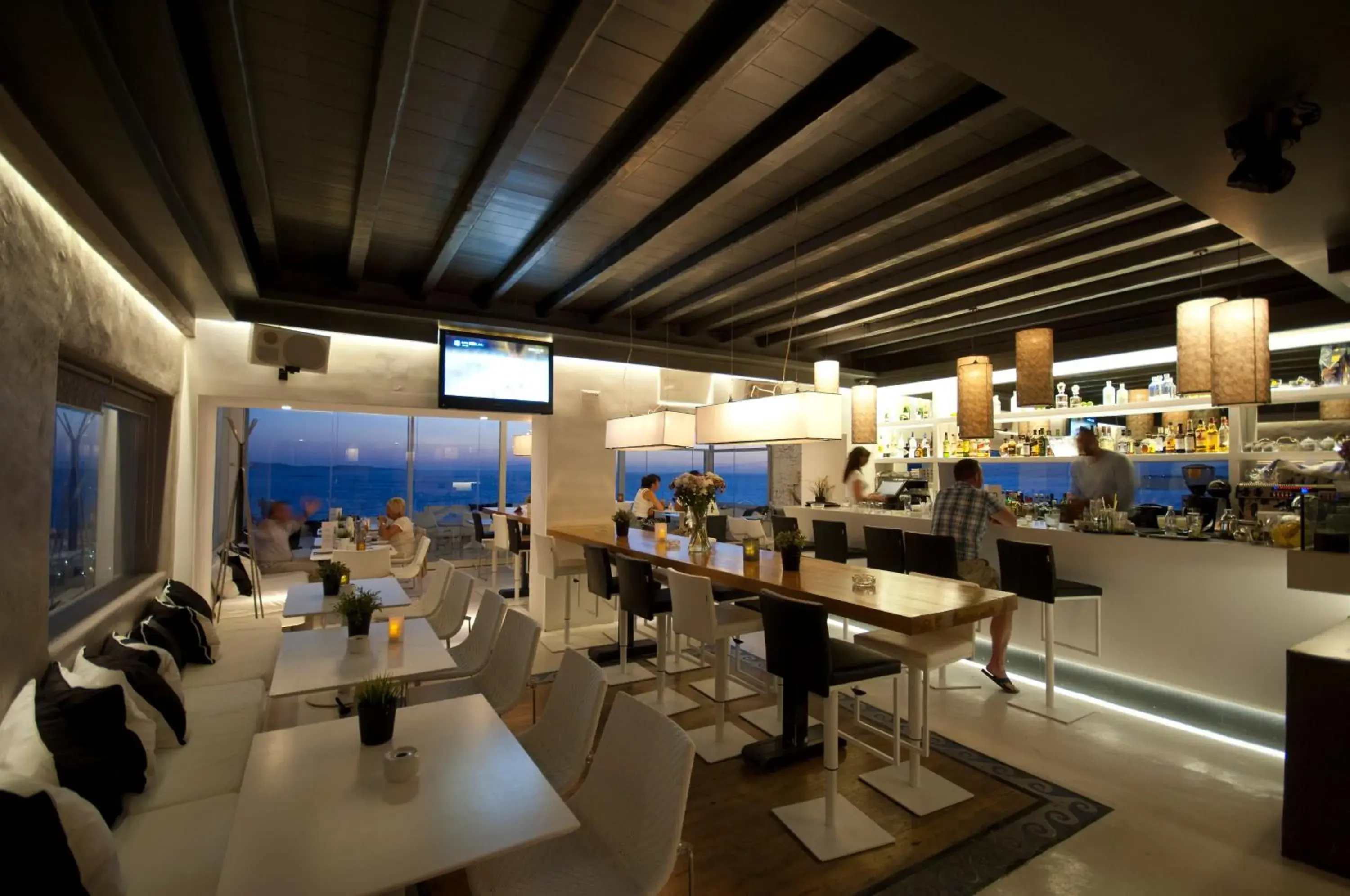 Restaurant/Places to Eat in Mykonos View Hotel