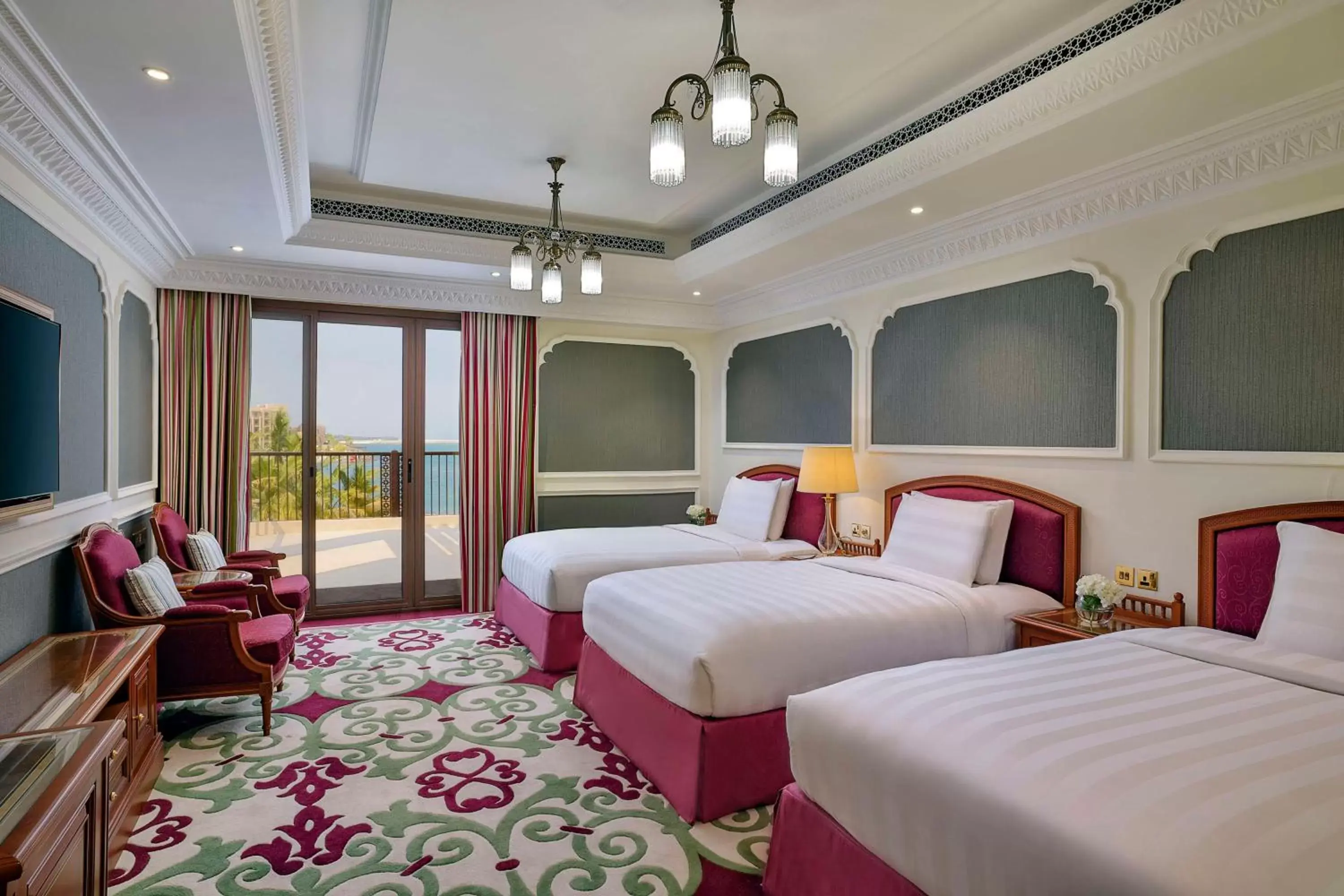 Bed in DoubleTree by Hilton Resort & Spa Marjan Island