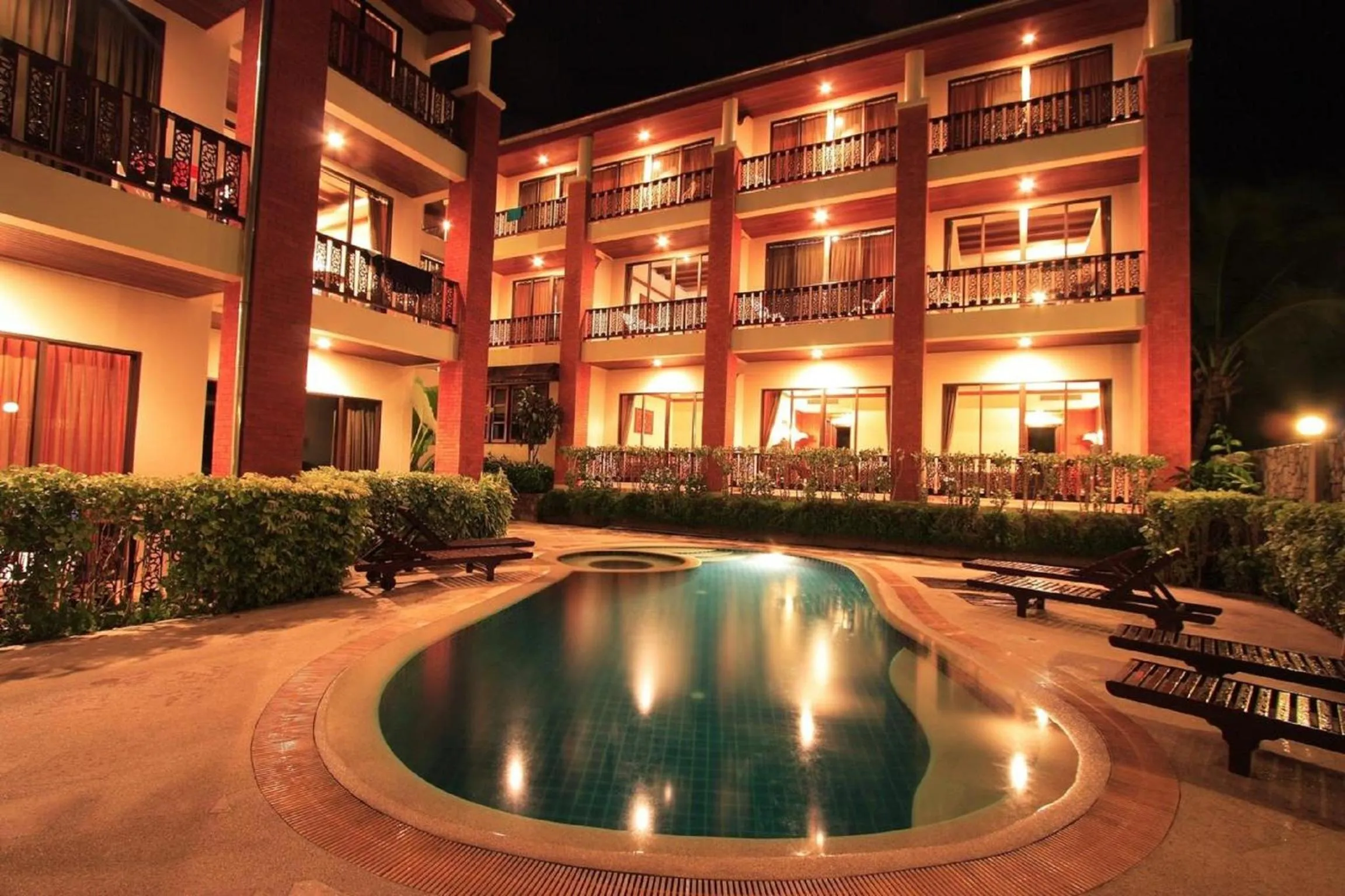 Swimming pool in Sun Hill Hotel Patong