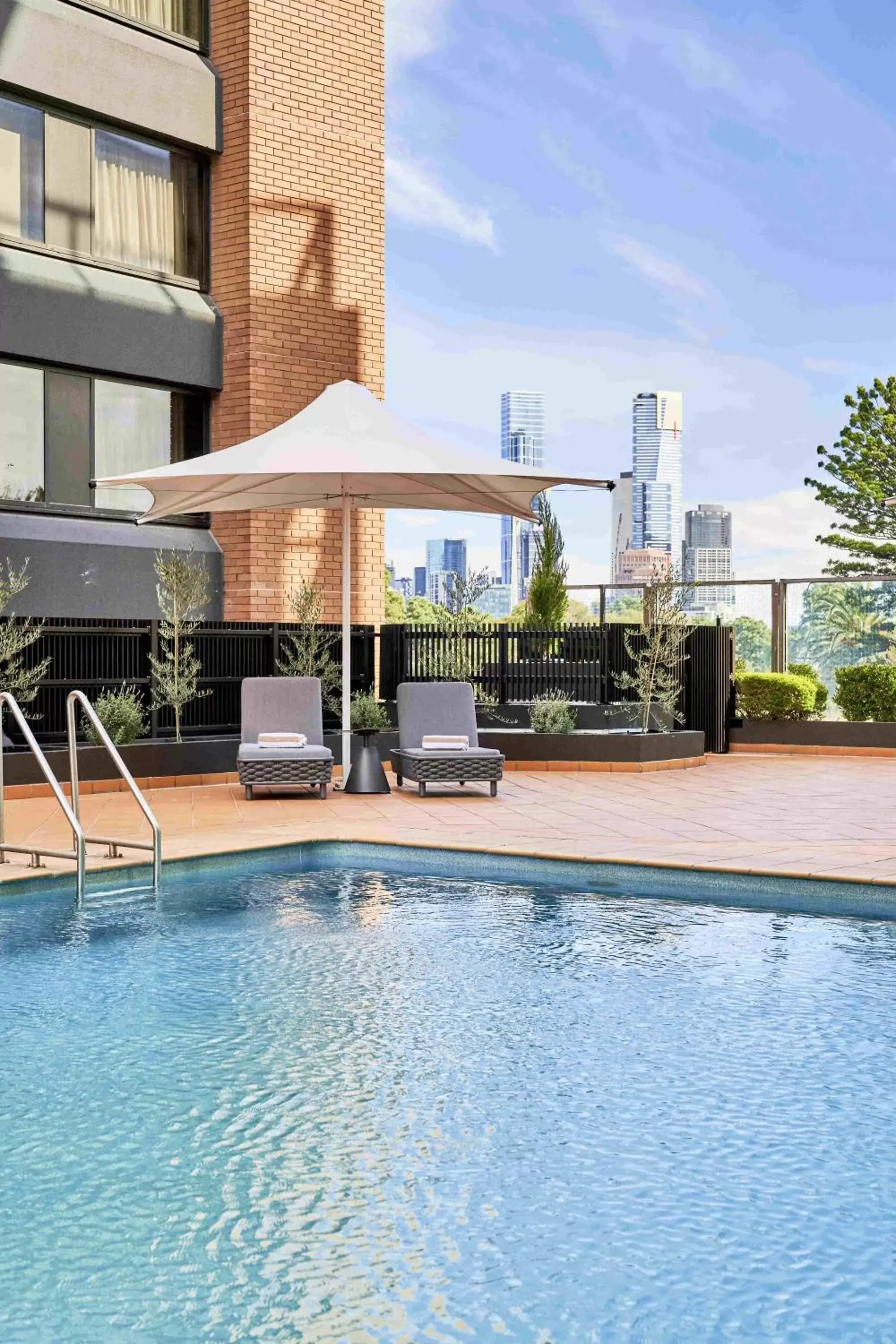 Swimming pool in Pullman Melbourne On the Park Swimming pool in Pullman Melbourne On the Park