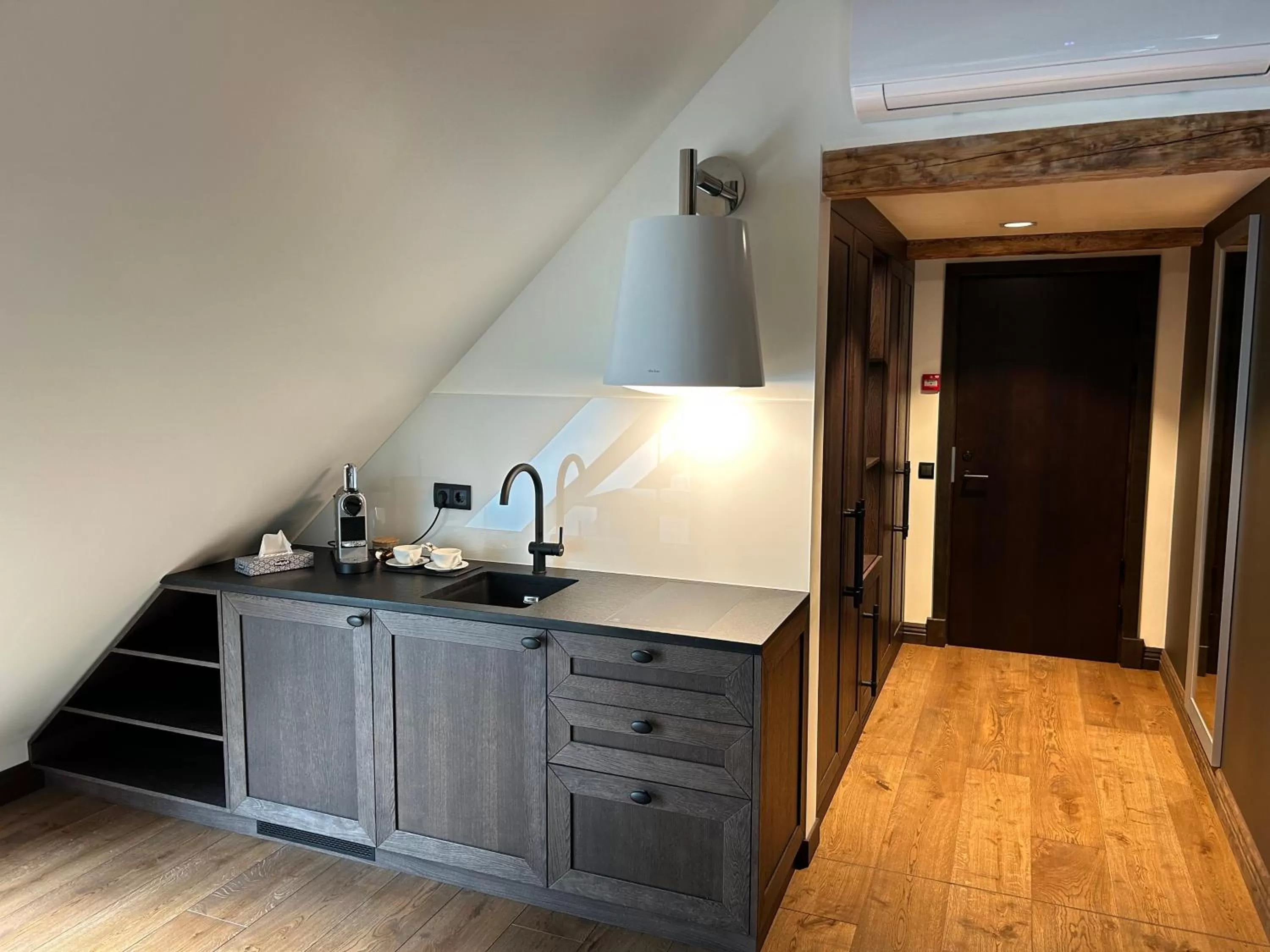 Kitchen or kitchenette in Padise Manor