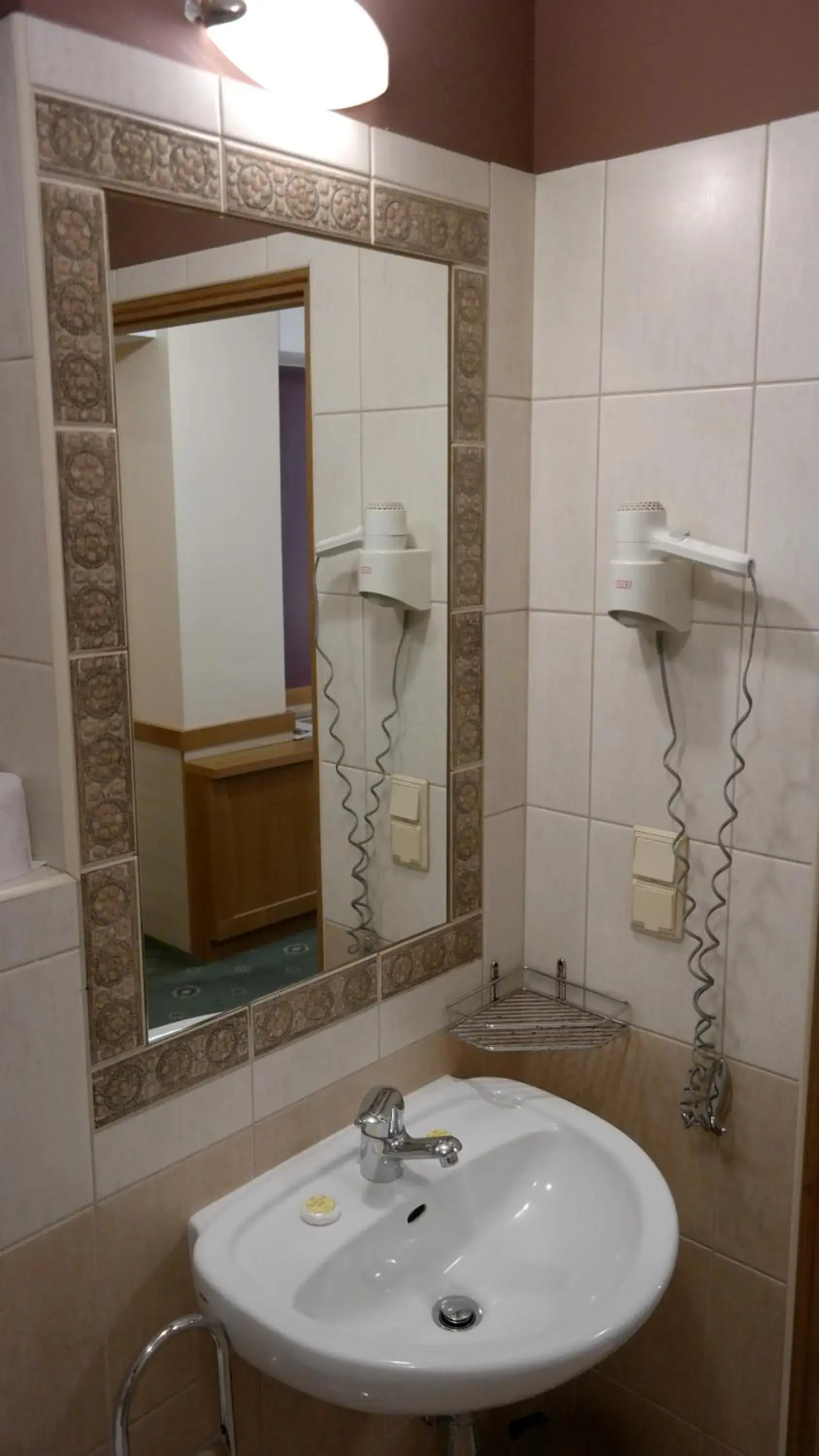 Shower, Bathroom in Hotel Secesja