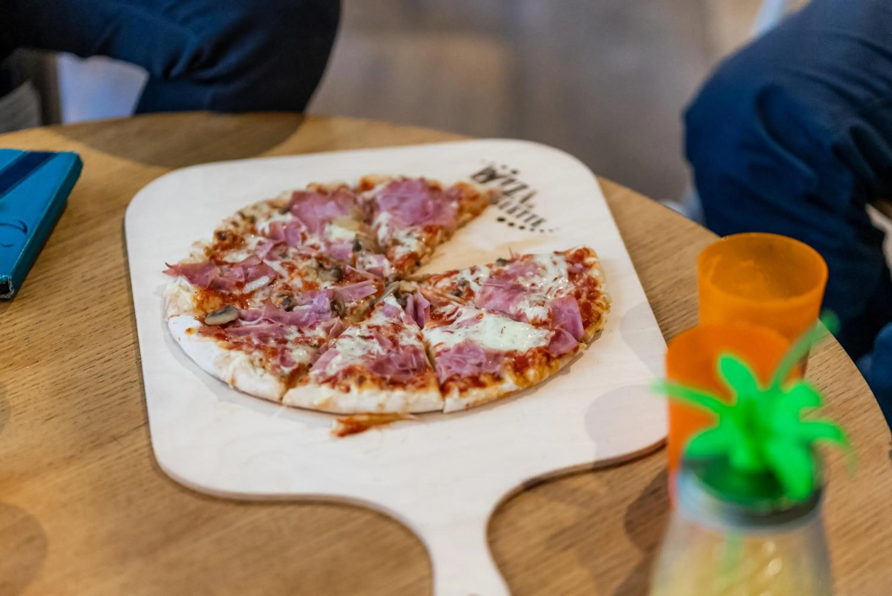 Food and drinks in Hôtel Ozz by Happyculture