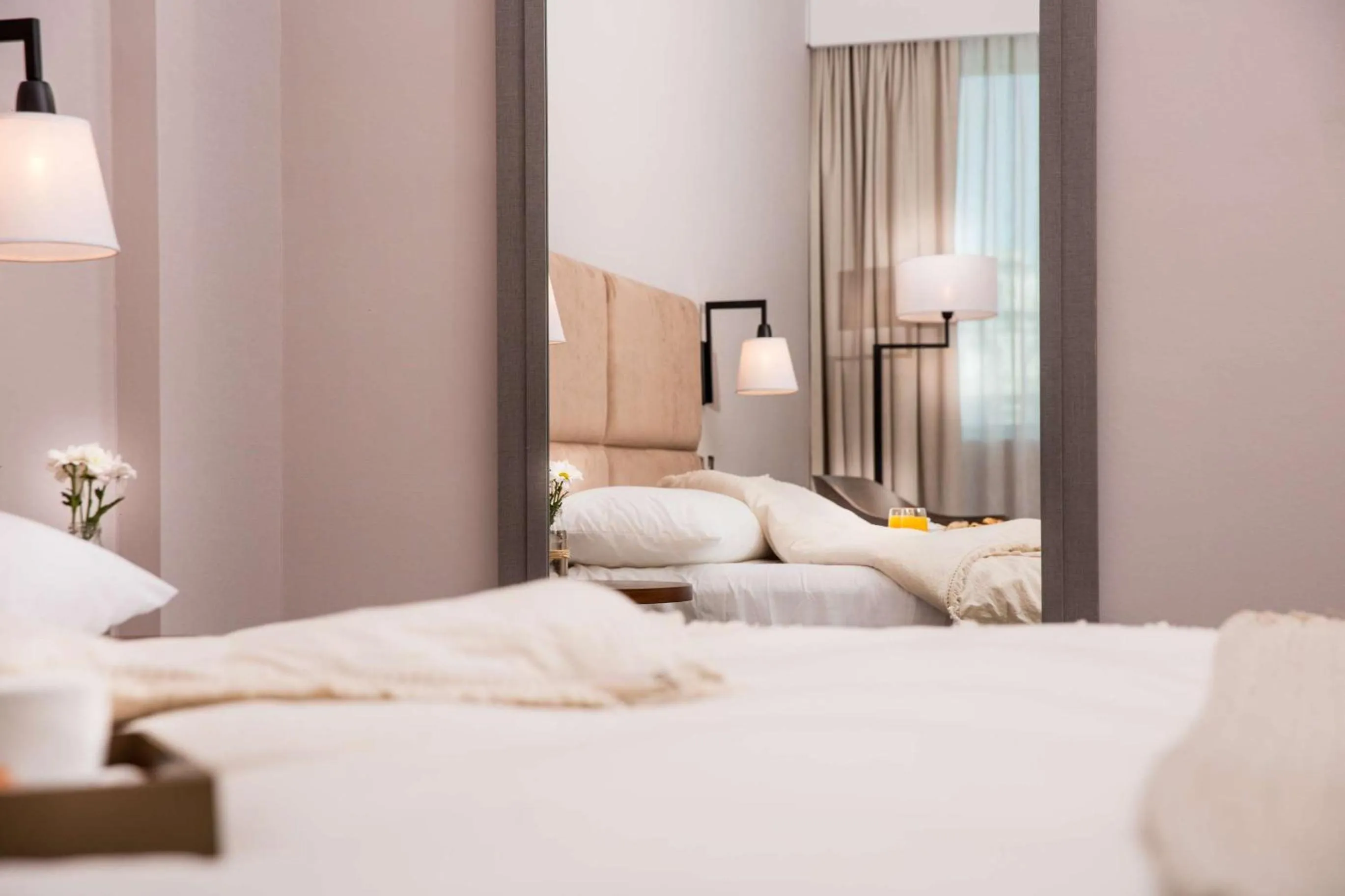 Photo of the whole room, Bed in Howard Johnson Plaza Buenos Aires