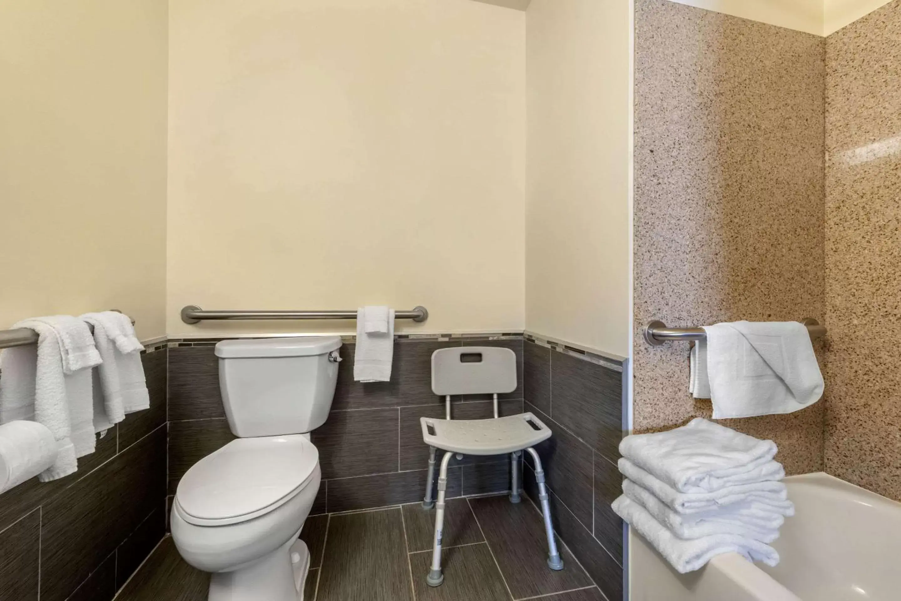 Bedroom, Bathroom in MainStay Suites Grantville