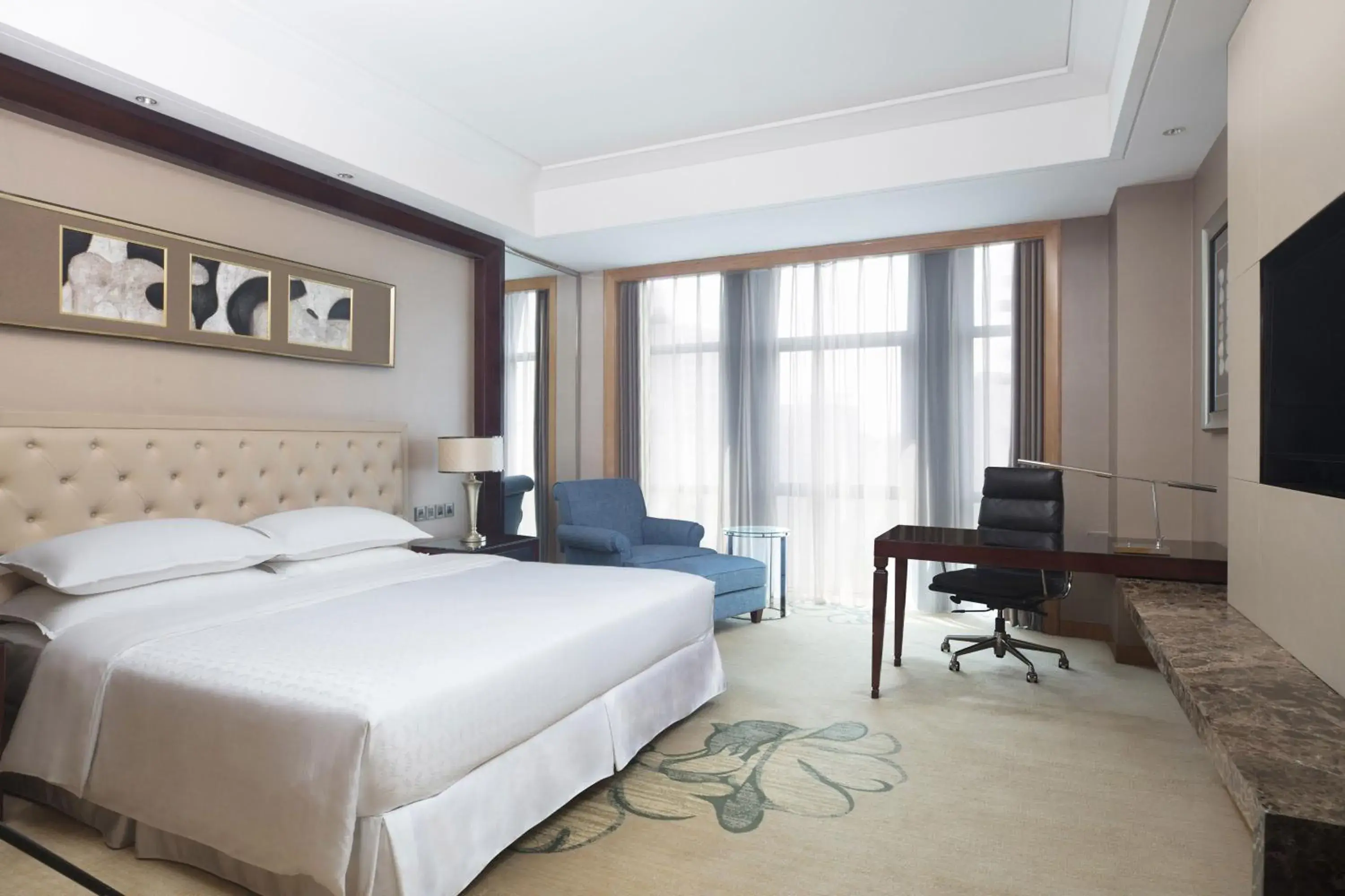 Bedroom in Sheraton Changzhou Xinbei Hotel
