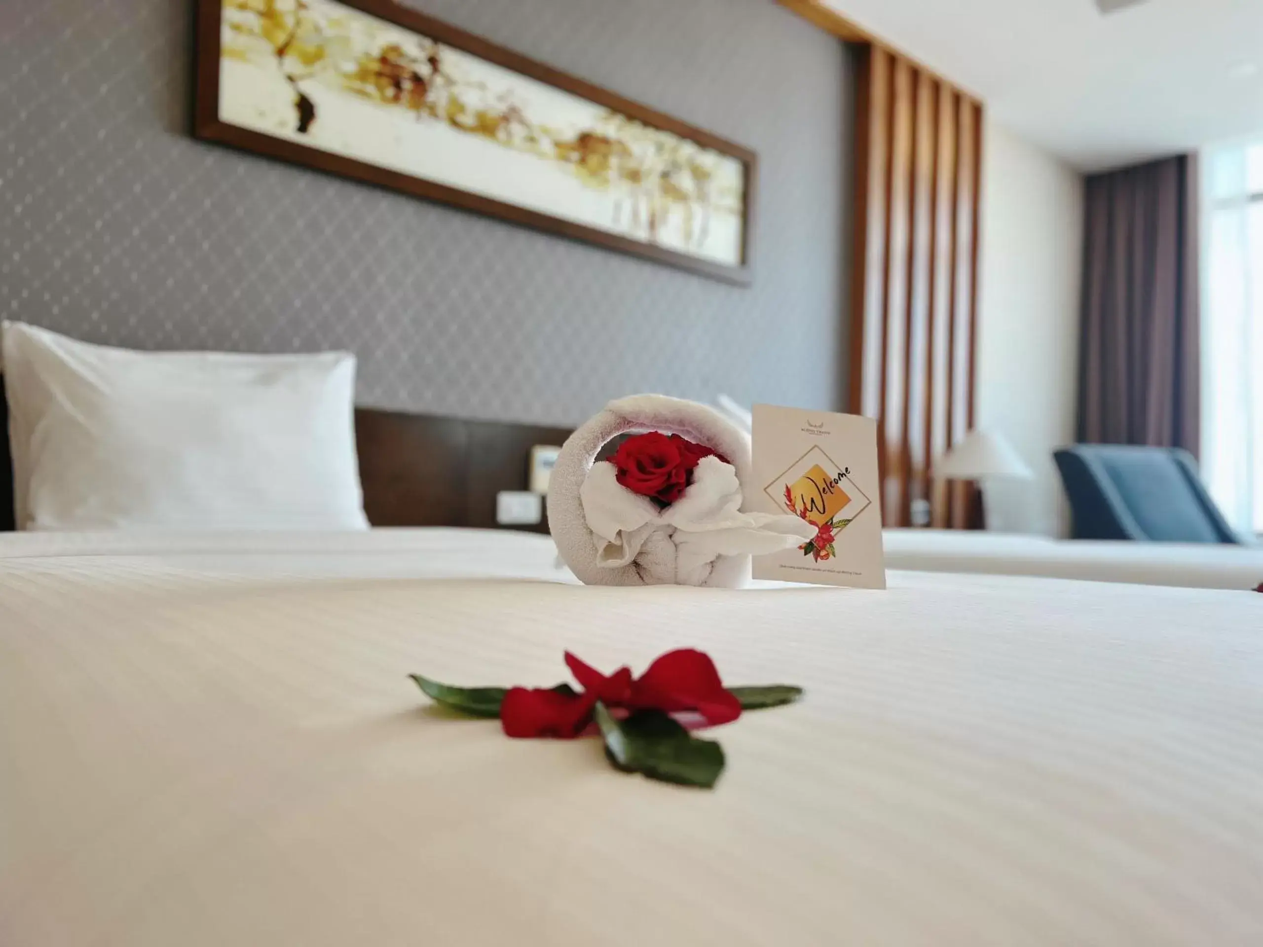 Bed in Muong Thanh Luxury Nhat Le Hotel