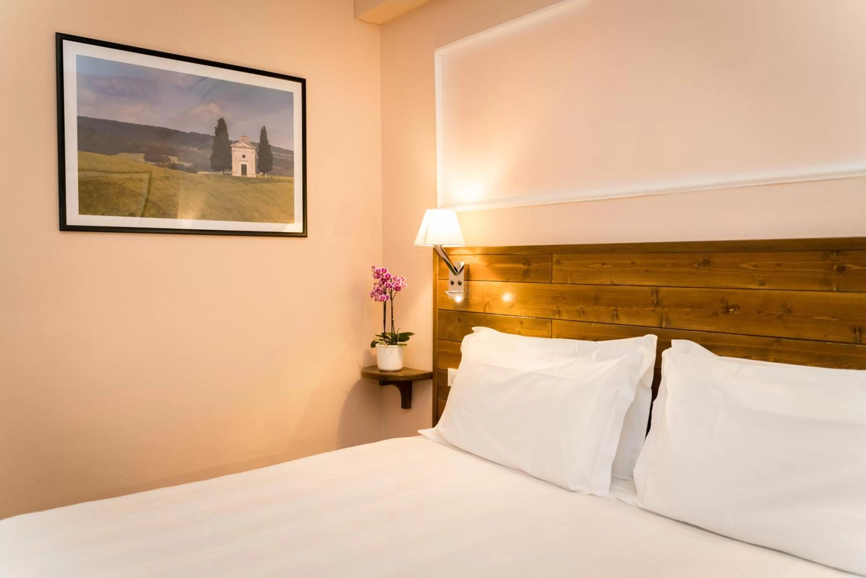 Bed in Certosa di Pontignano Residenza d'Epoca - Place of Charme