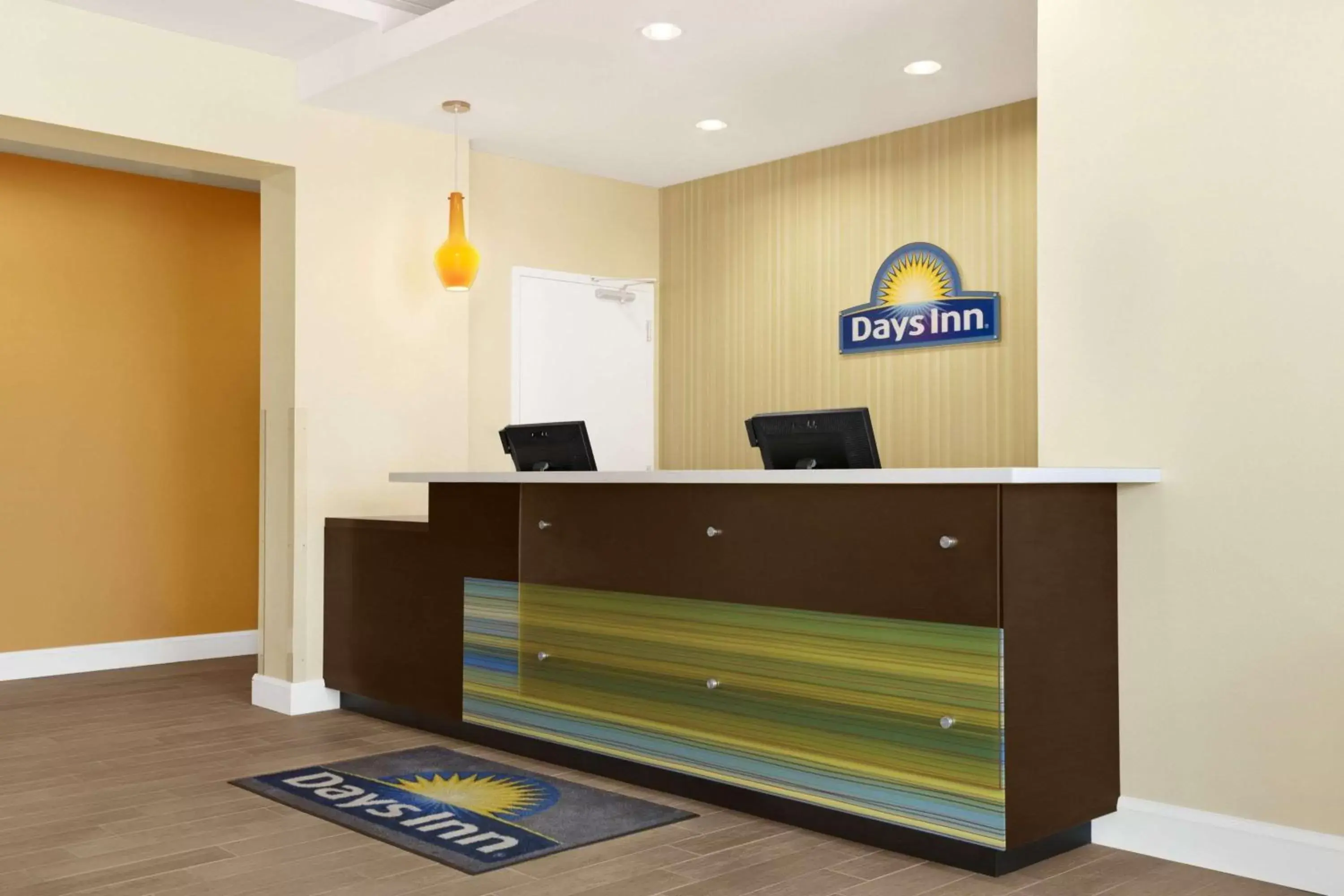 Lobby or reception in Days Inn by Wyndham Victoria