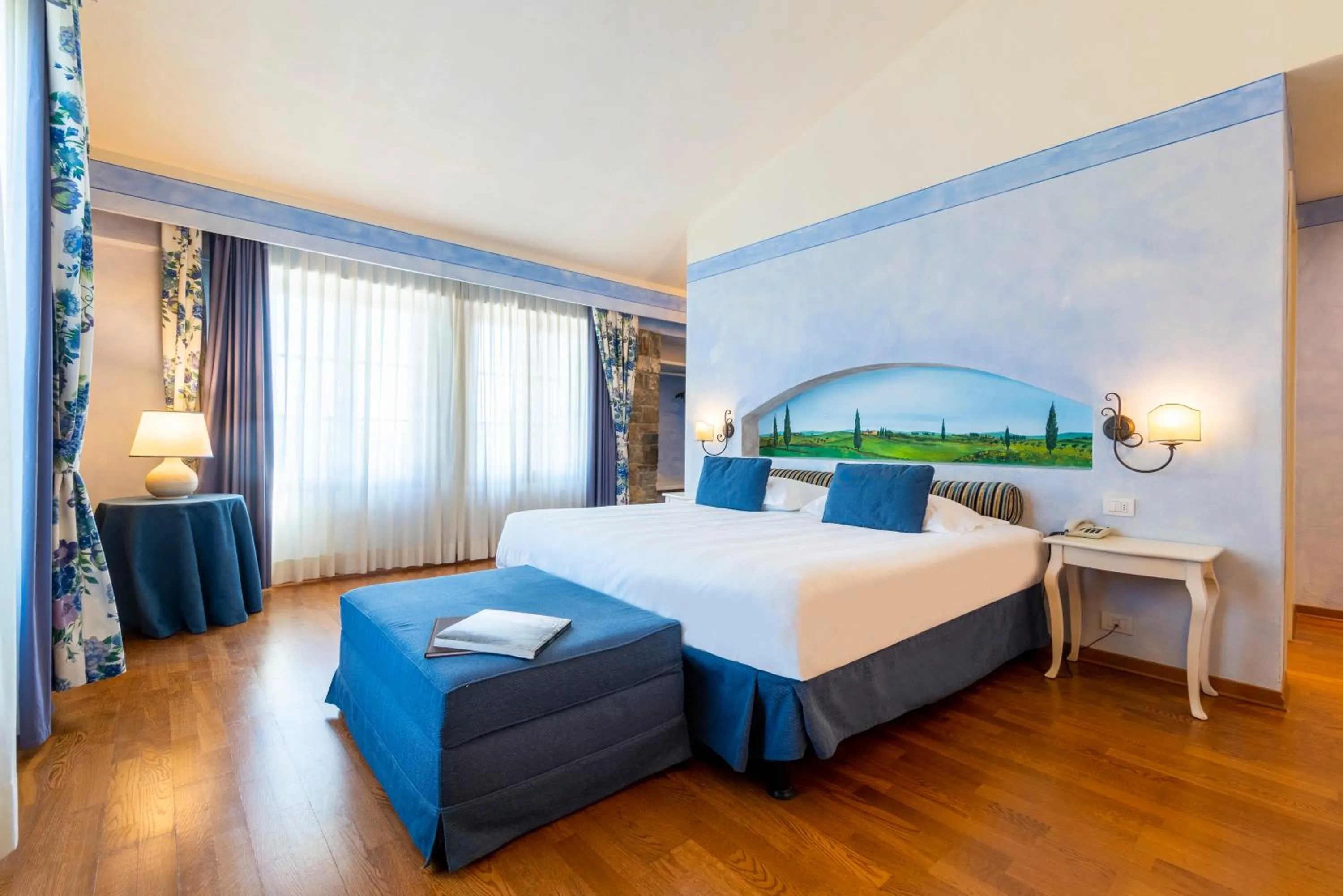 Photo of the whole room, Bed in Hotel Borgo Di Cortefreda - Place of Charme