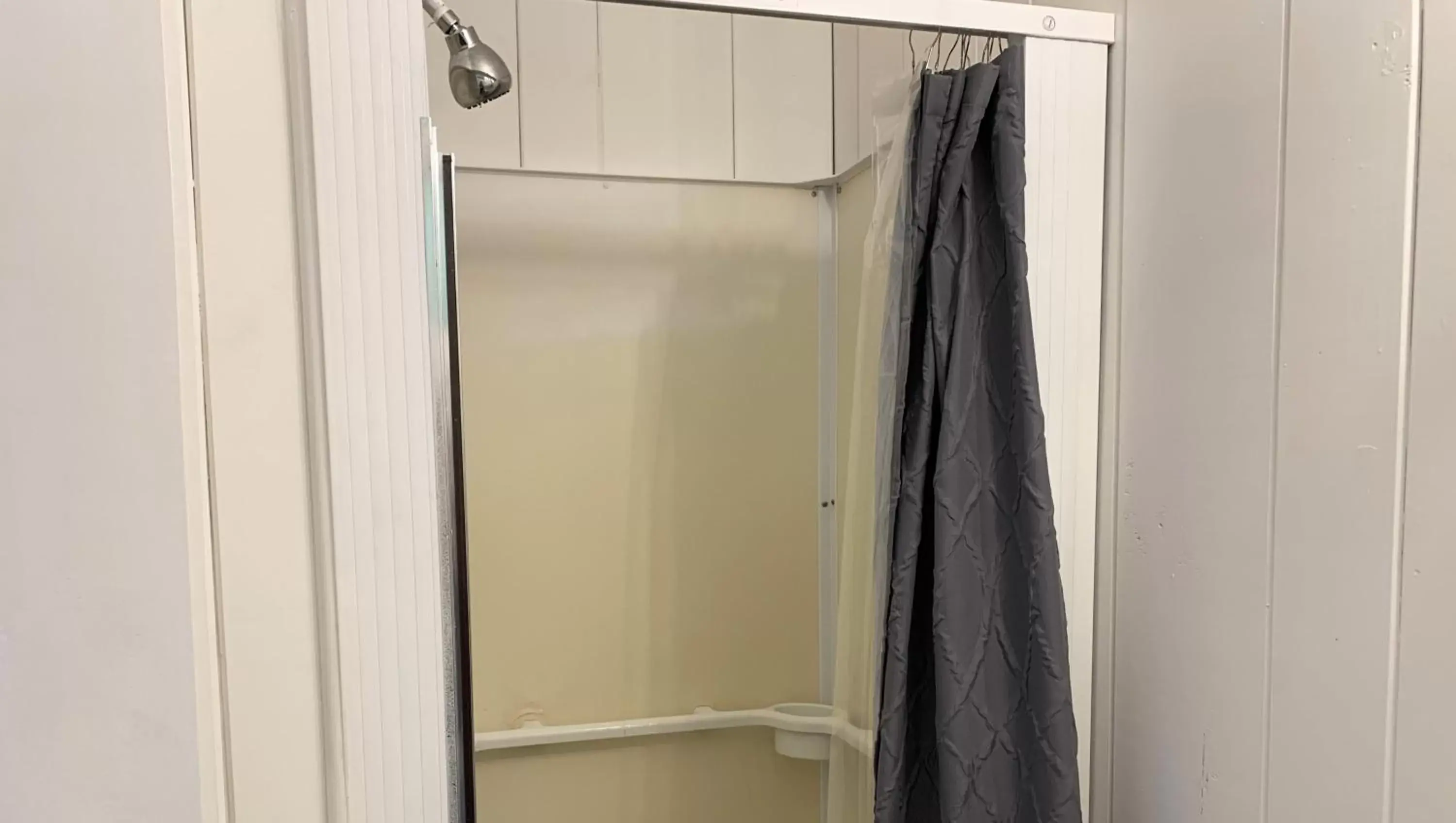 Bathroom in Motel Luzerne
