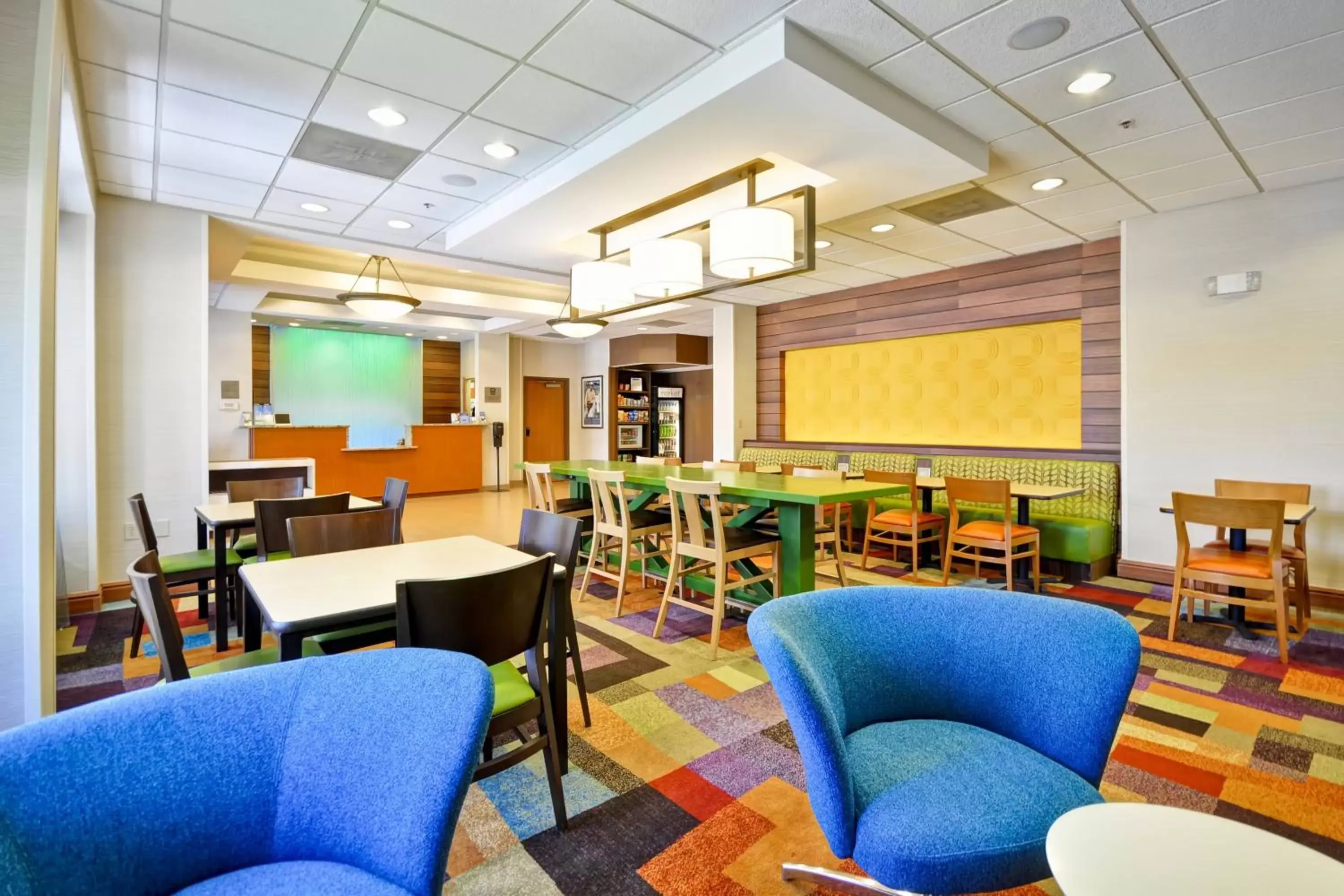Lobby or reception, Restaurant/Places to Eat in Fairfield Inn & Suites by Marriott Atlanta Vinings/Galleria