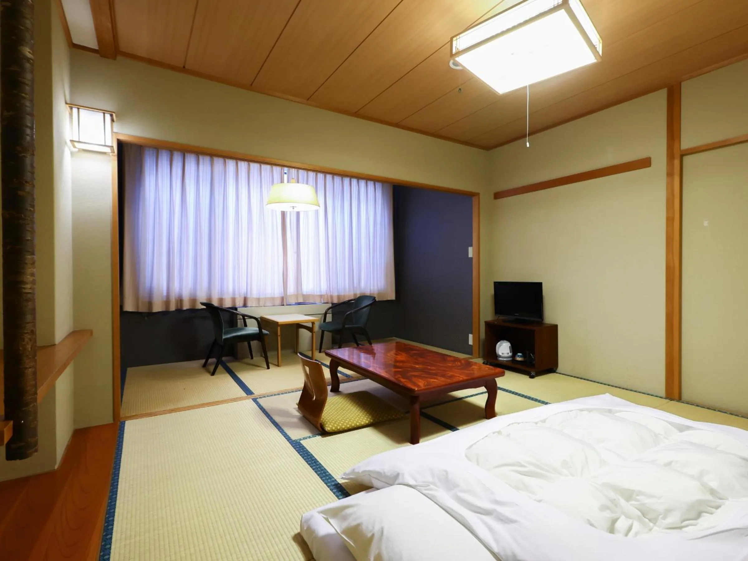 Photo of the whole room, Bed in Hotel Yudanaka