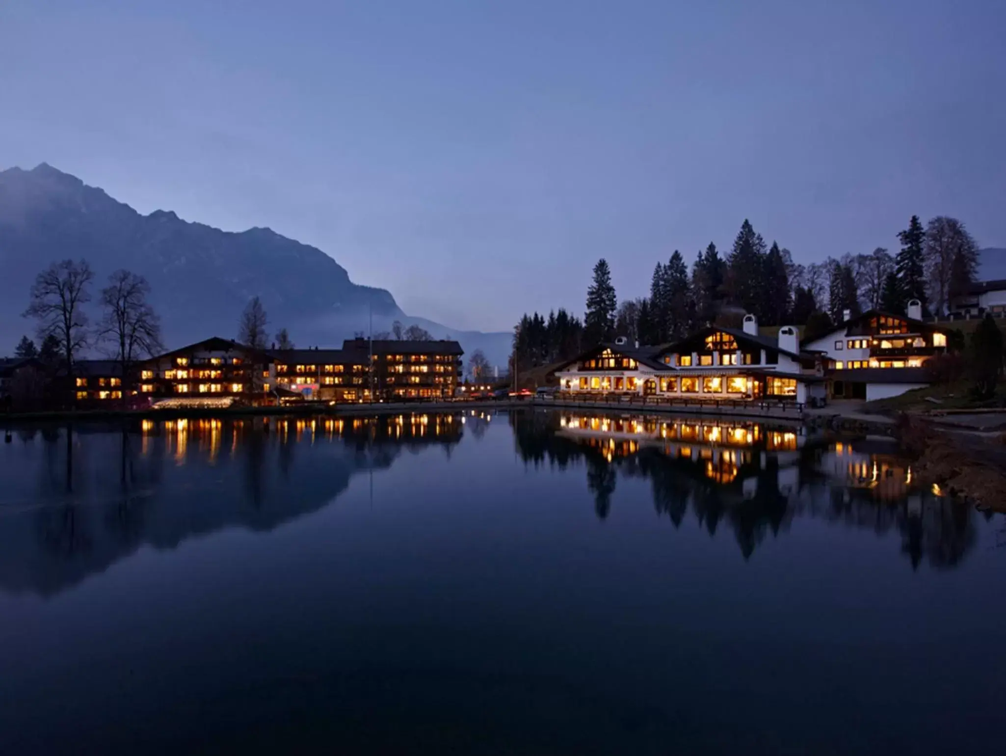 Facade/entrance in Riessersee Hotel