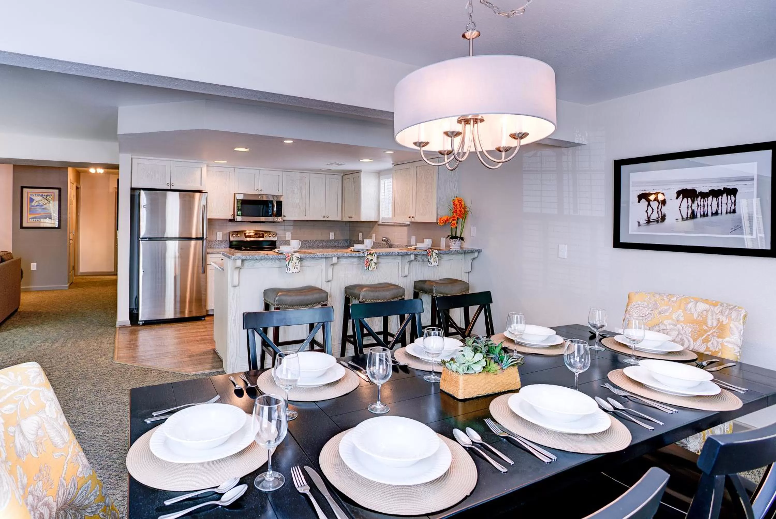 Dining area in Hilton Vacation Club Beachwoods Kitty Hawk