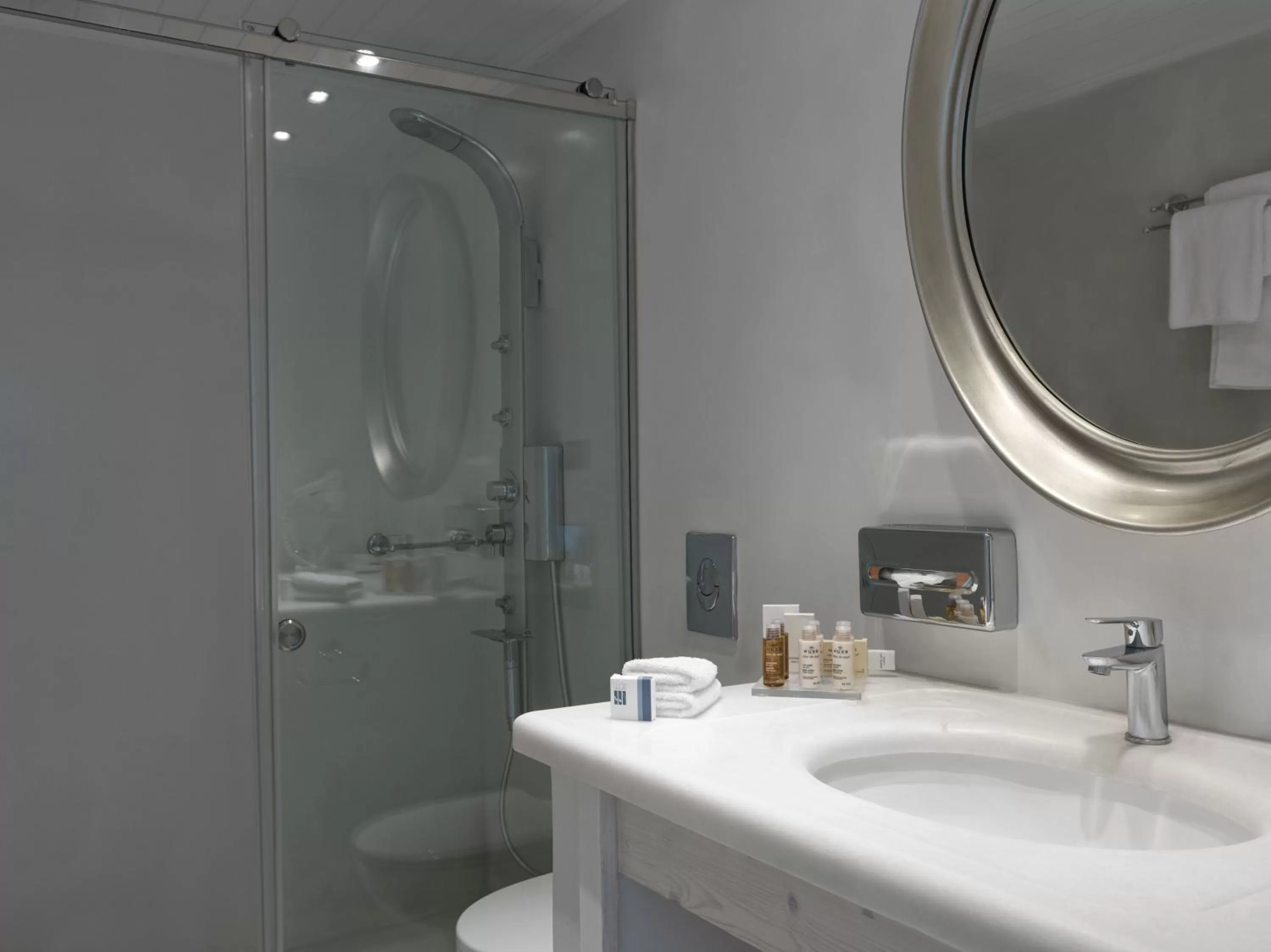 Lilium Hotel Santorini