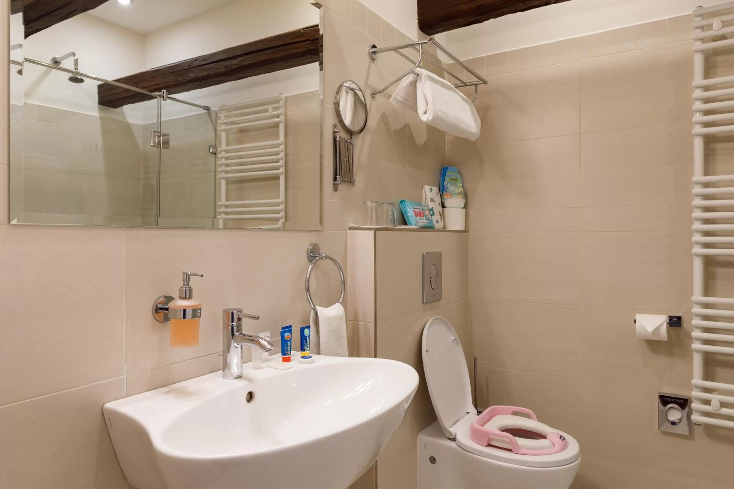 Bathroom in Hotel Historia & Historante