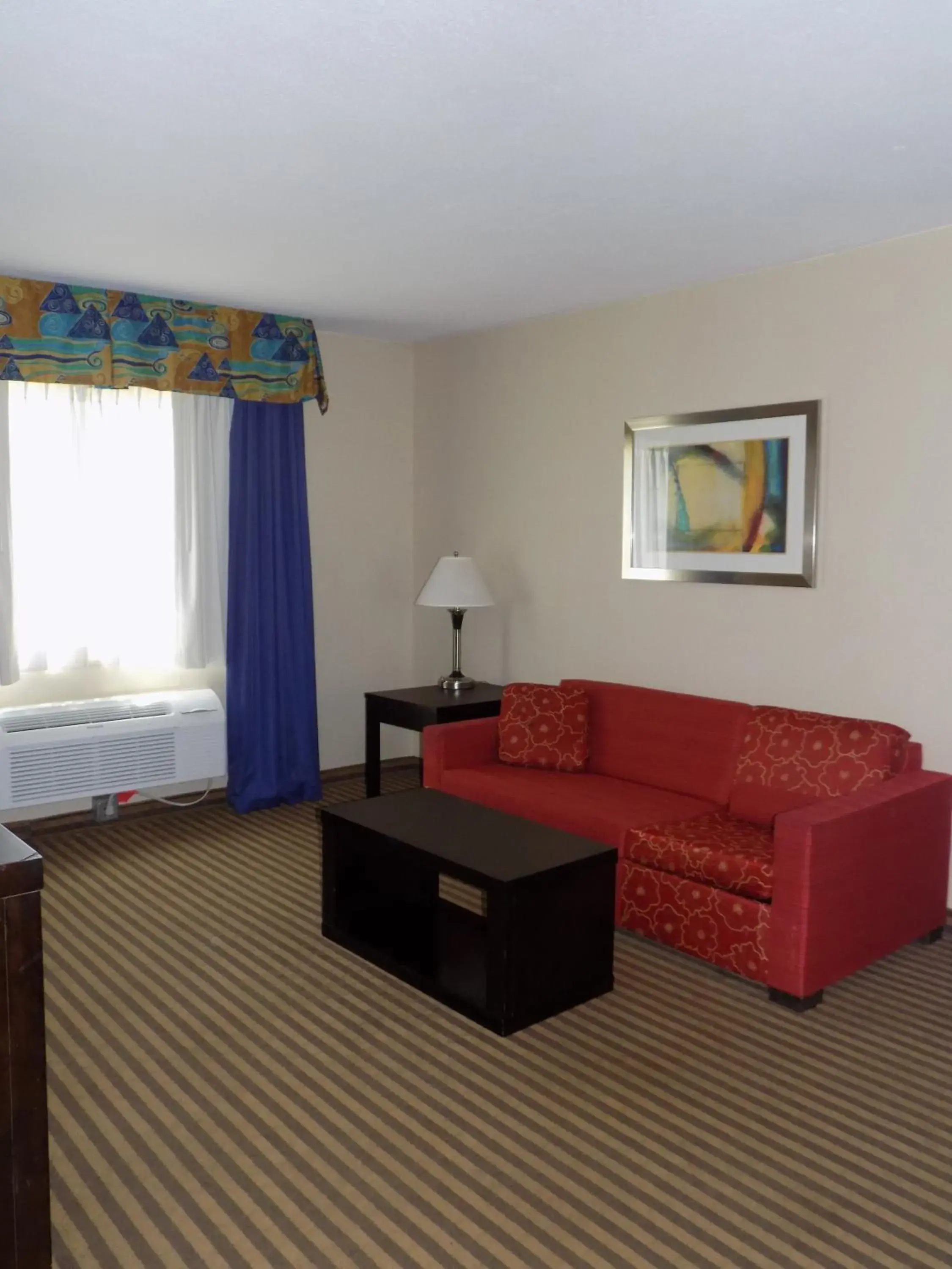 Seating Area in Best Western Plus Portage Hotel and Suites