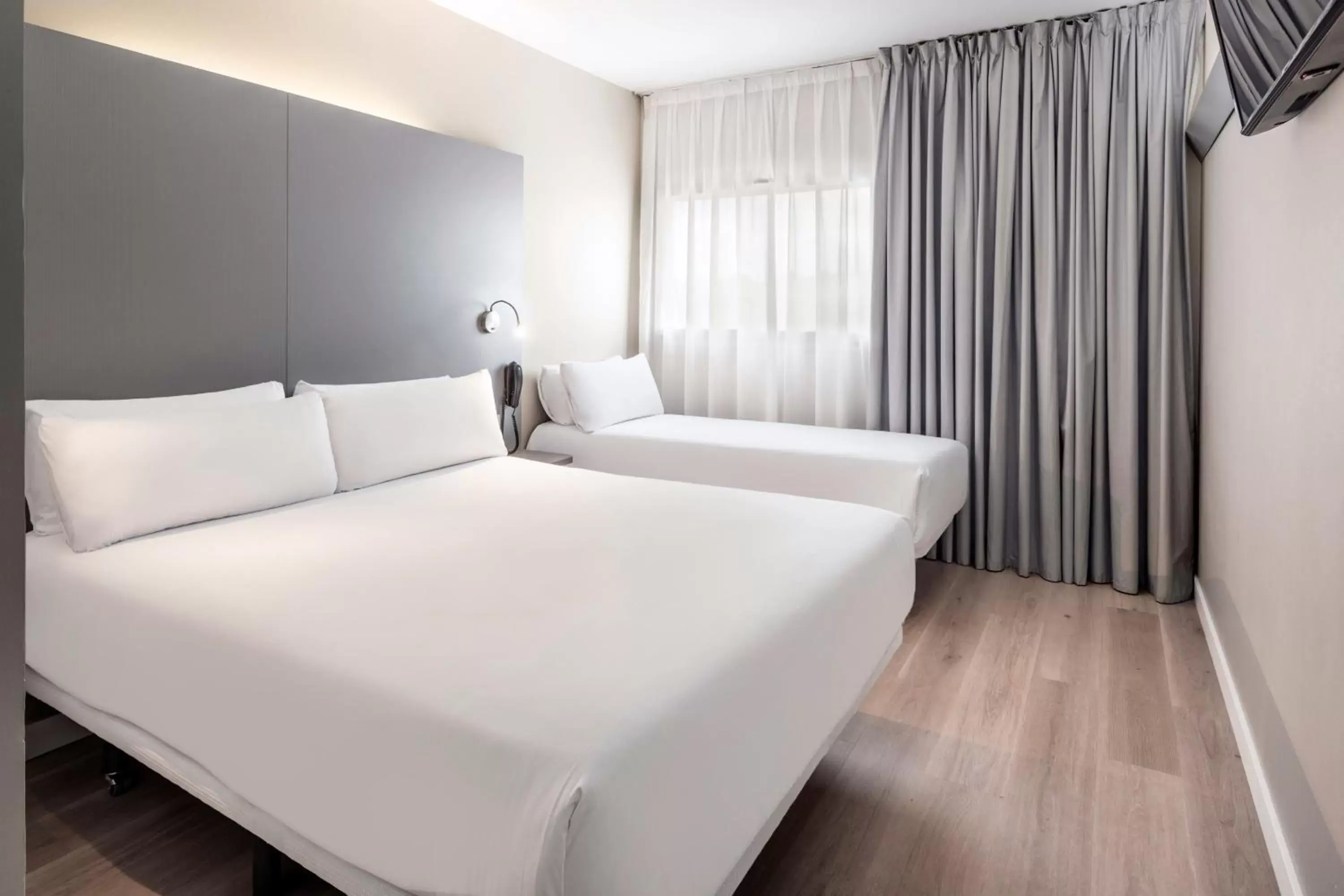 Bed in B&B HOTEL Barcelona Mollet