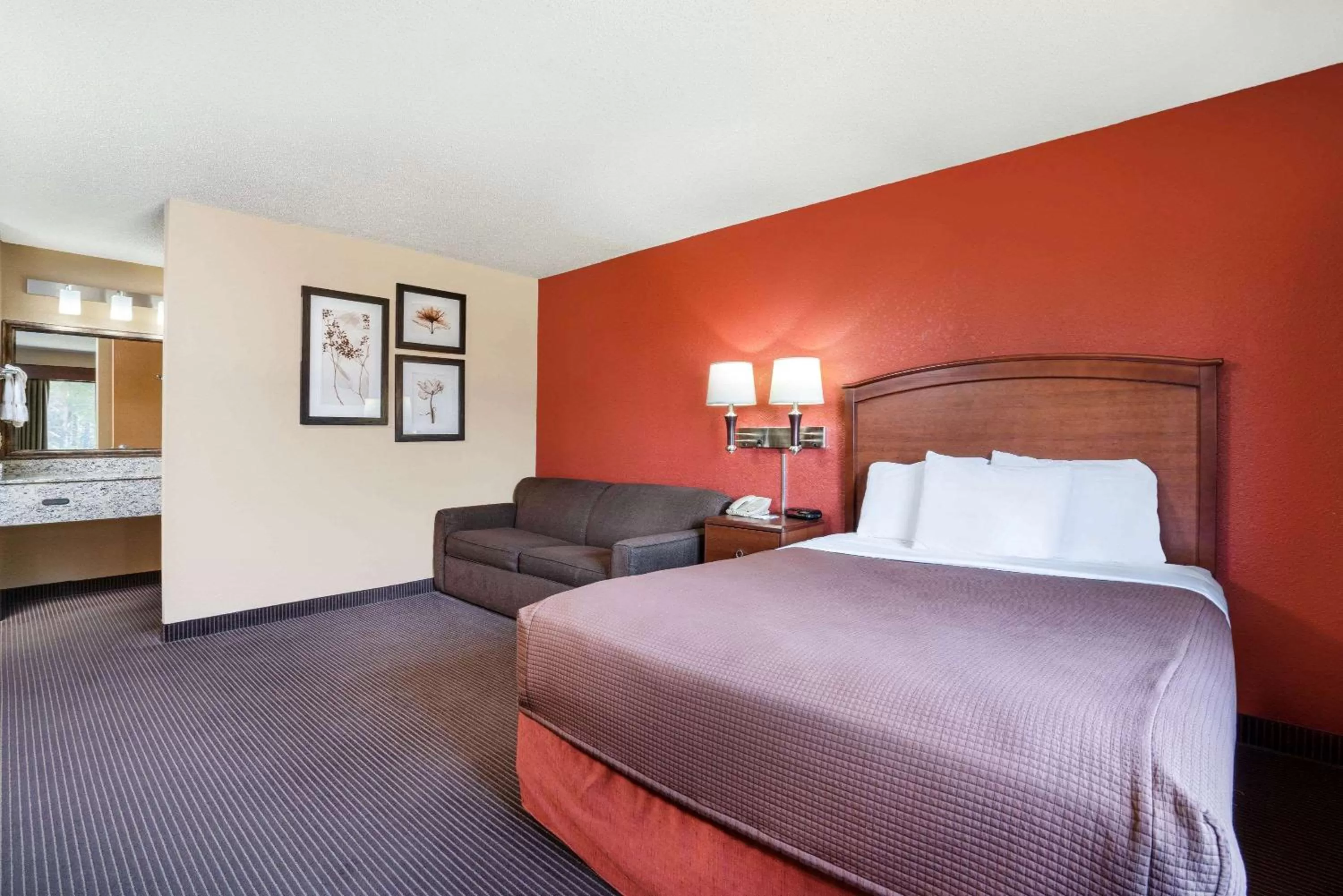 Photo of the whole room, Bed in AmericInn by Wyndham Park Rapids